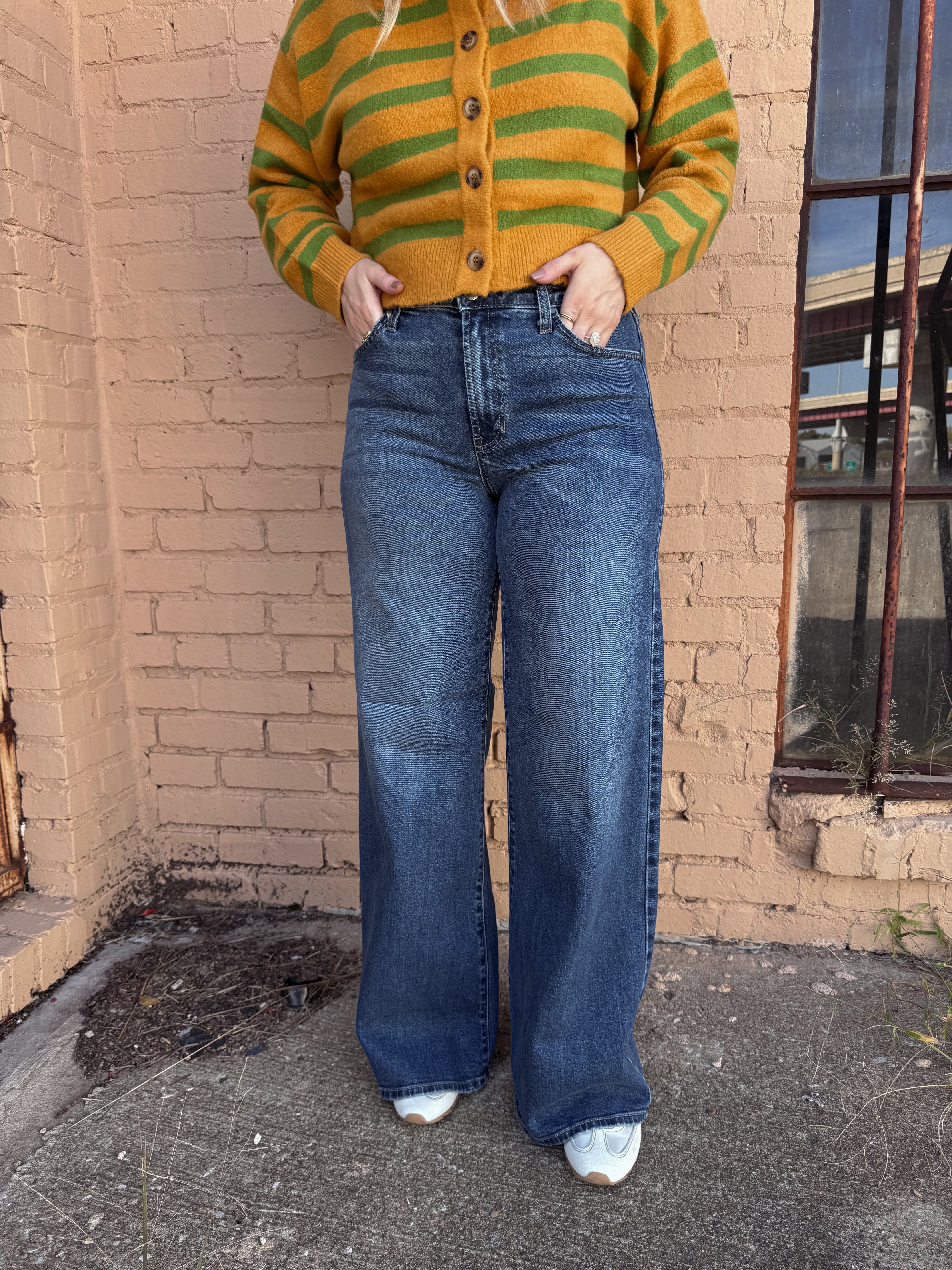 Ultra Wide Leg Jeans