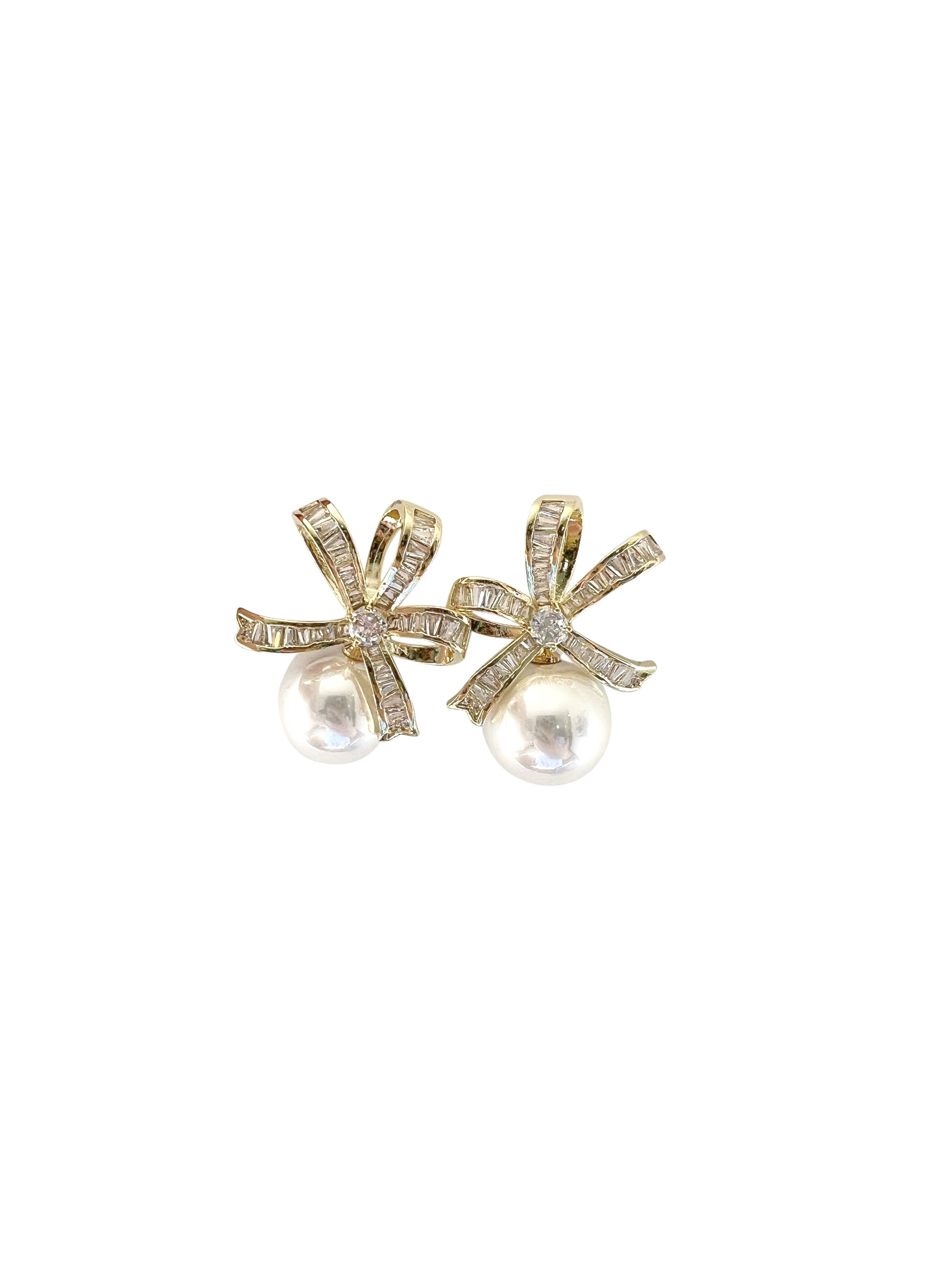 Gemelli Pearl Ribbon Earring: Silver
