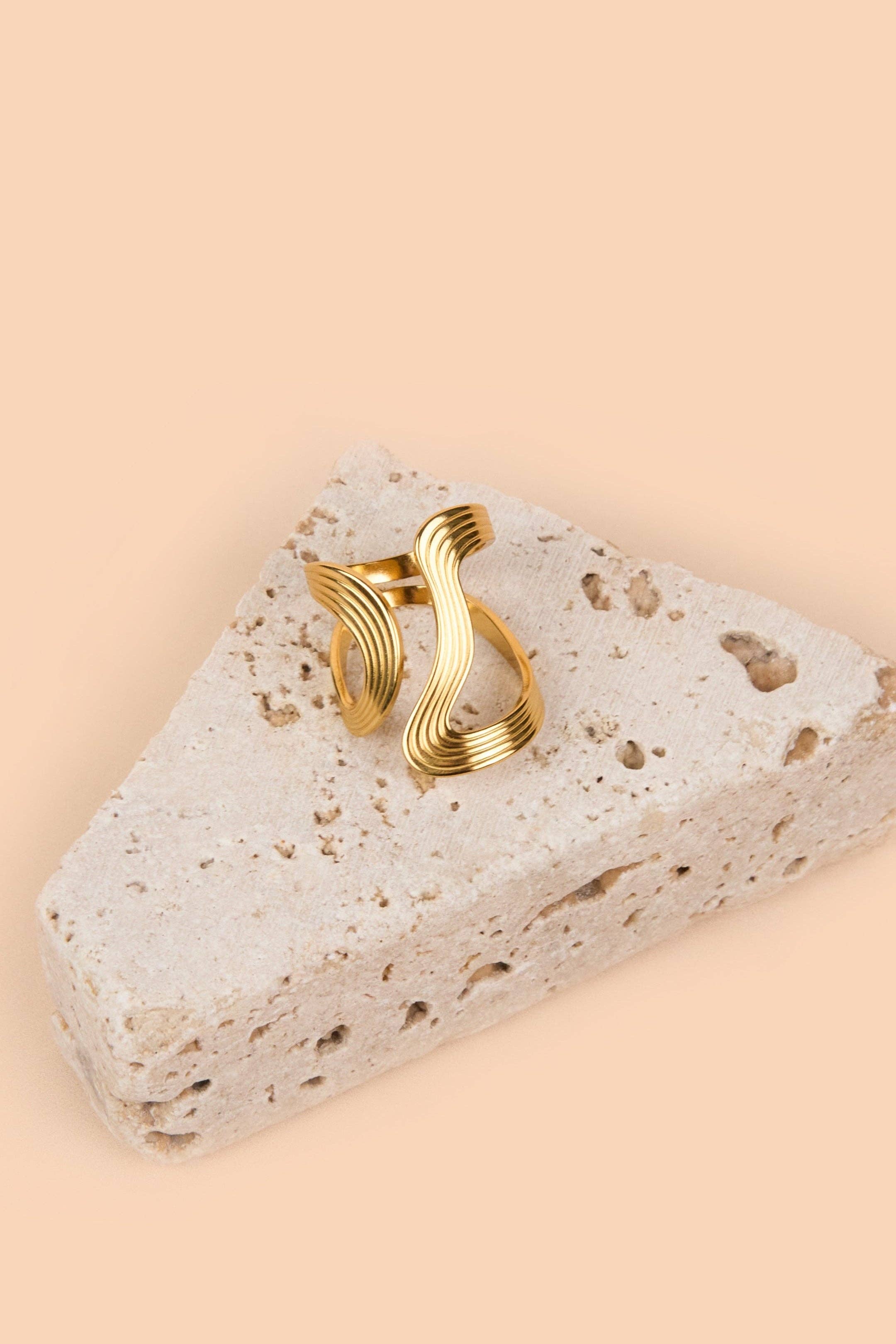 Peter + June Opposites Attract Ring - 18K Gold Plated