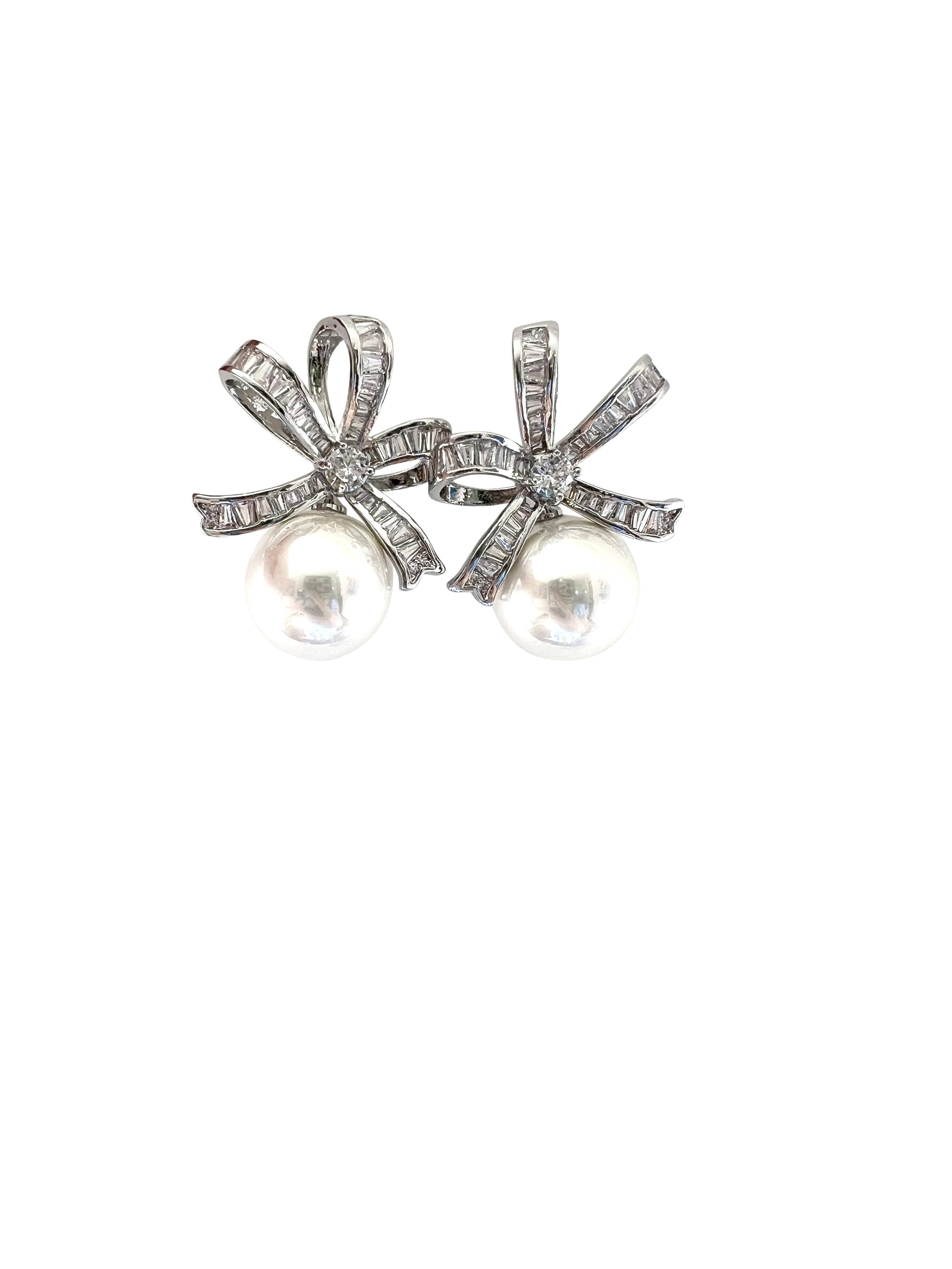 Gemelli Pearl Ribbon Earring: Silver