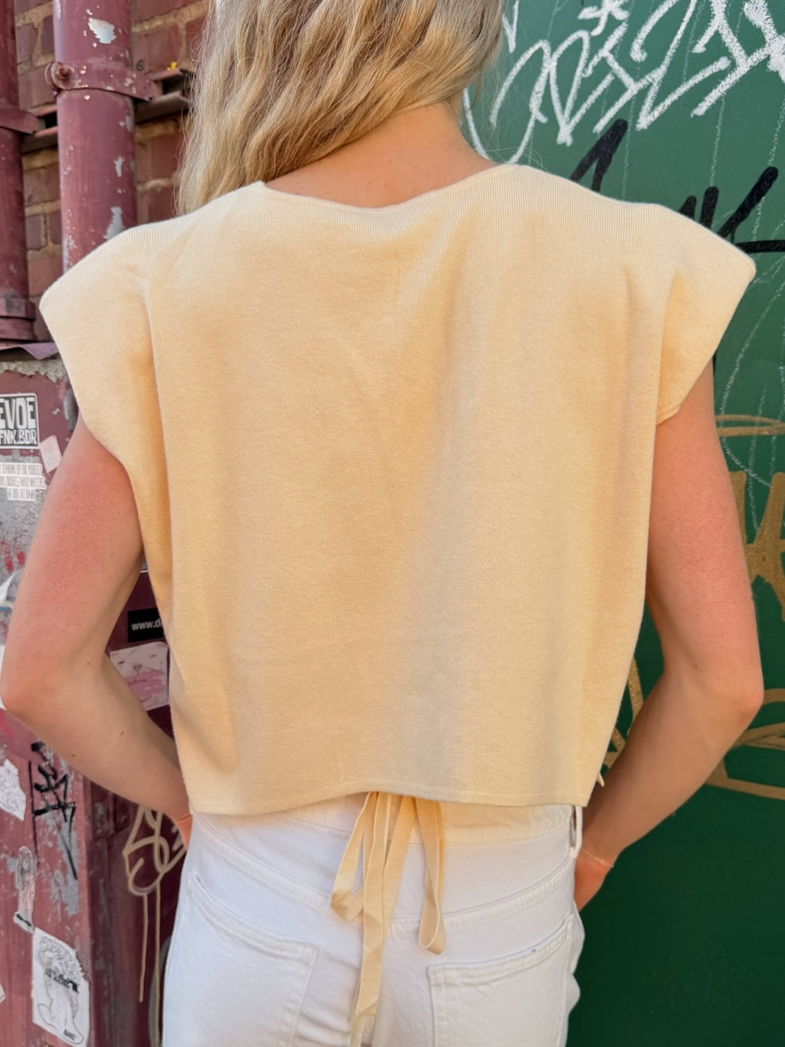 Jiji Caleb Top in Jaune Pale