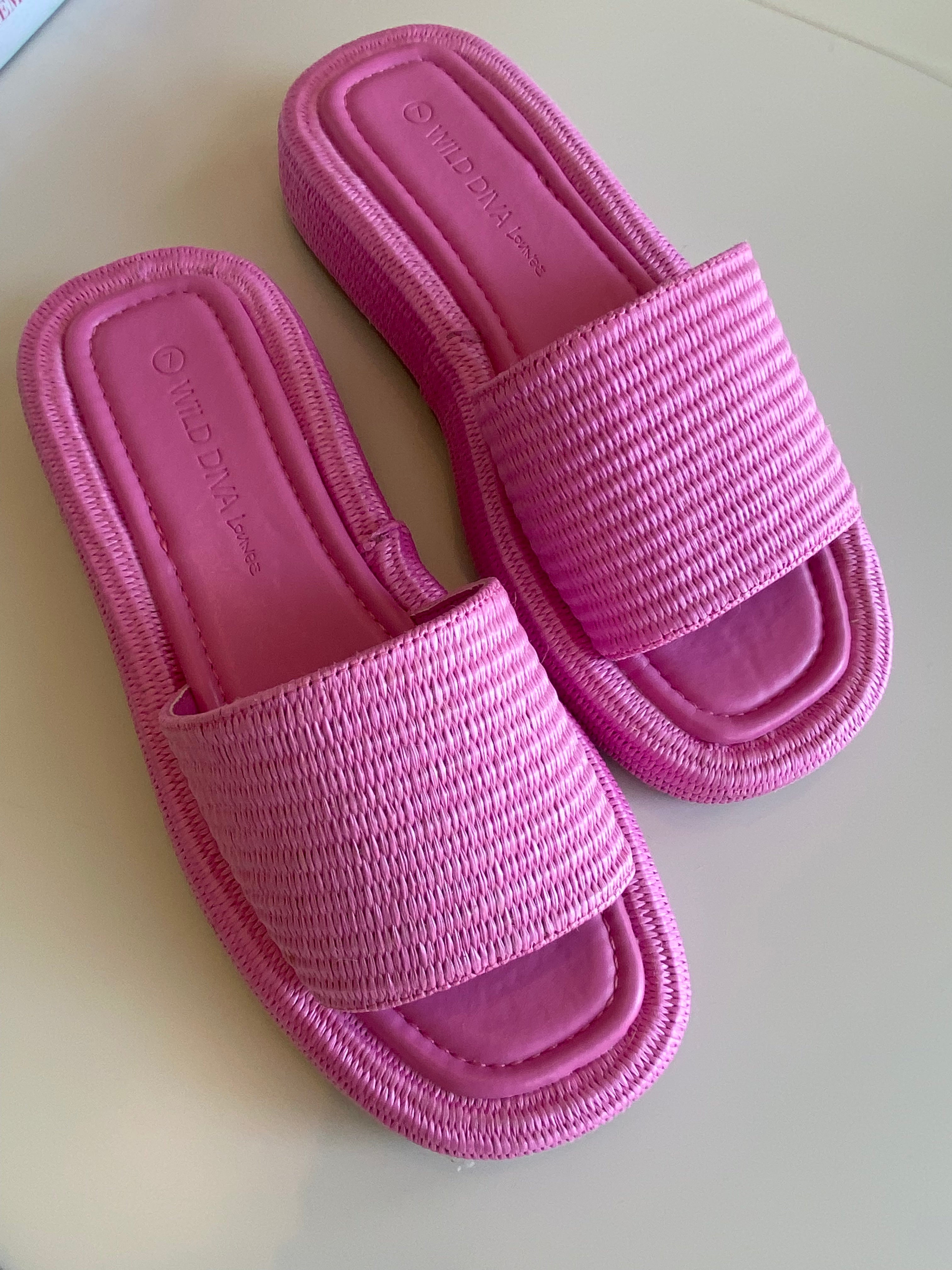 Beaches Raffia Sandal in Pink