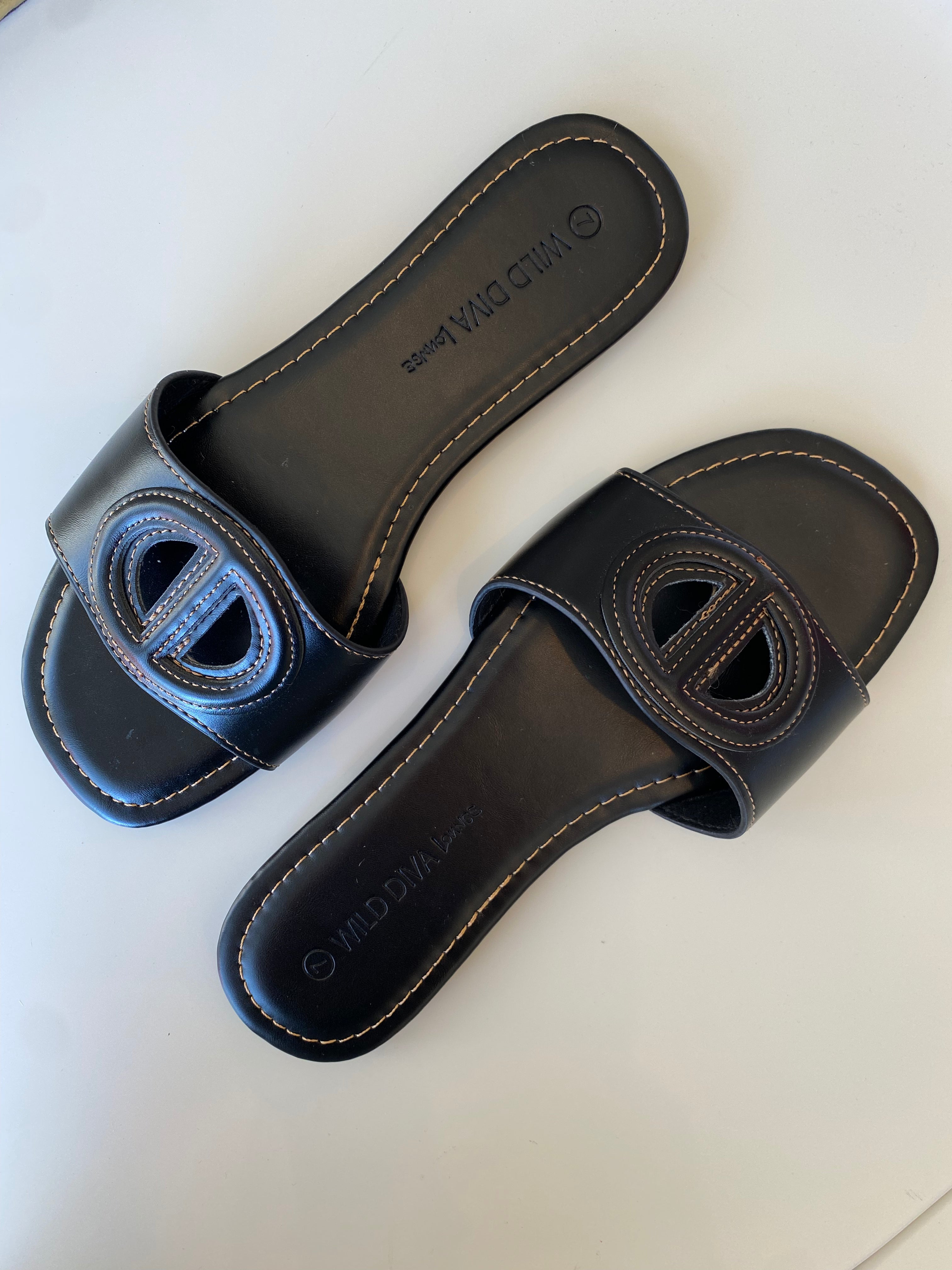 Daisy Sandals in Black