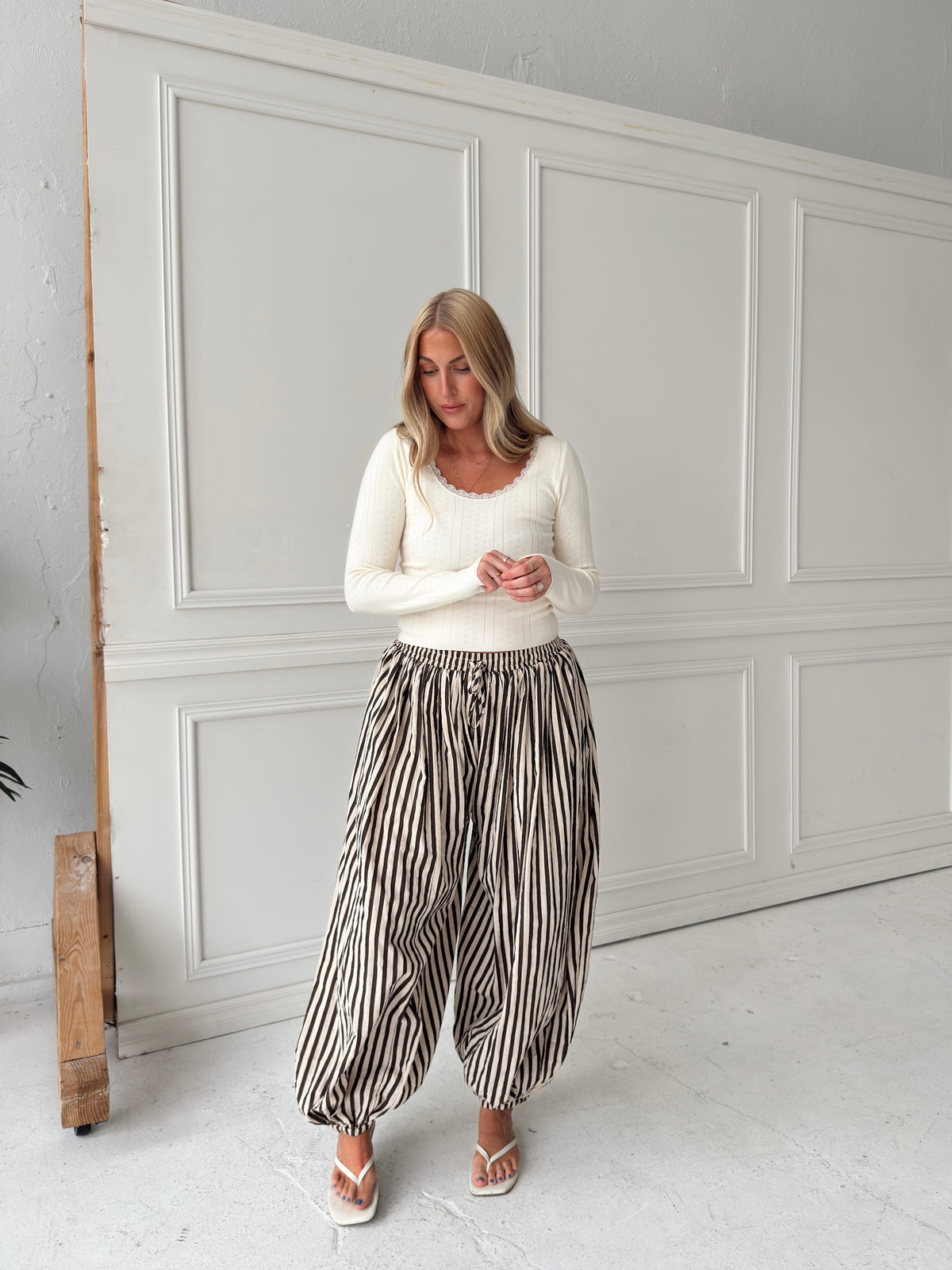 Michaela Stripe Balloon Pant - Brown