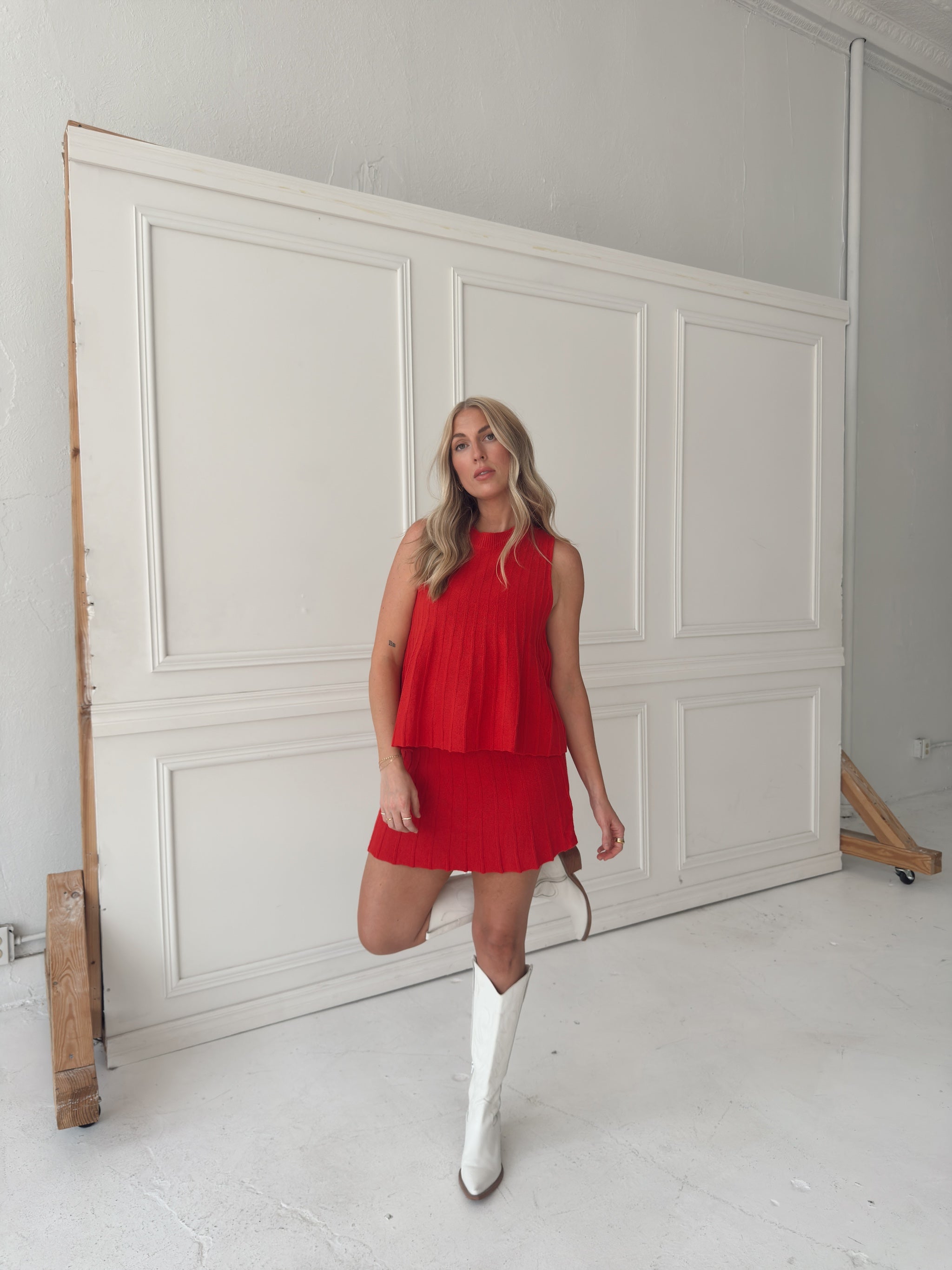 Rylan Ribbed Sweater A-line Mini Skirt With Flared Hem - Red