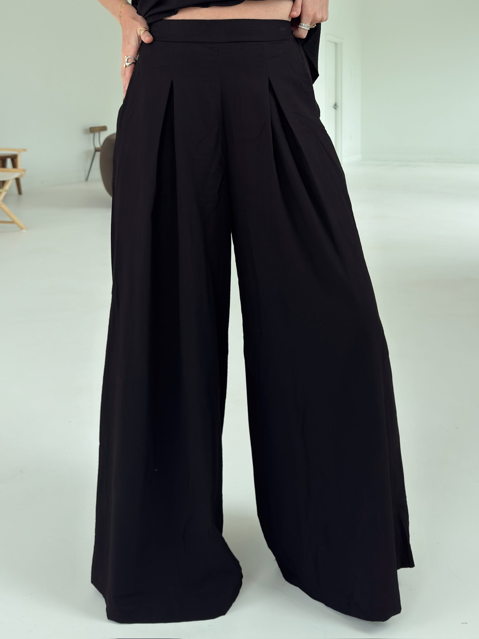 Bri Flowy Pant - Black