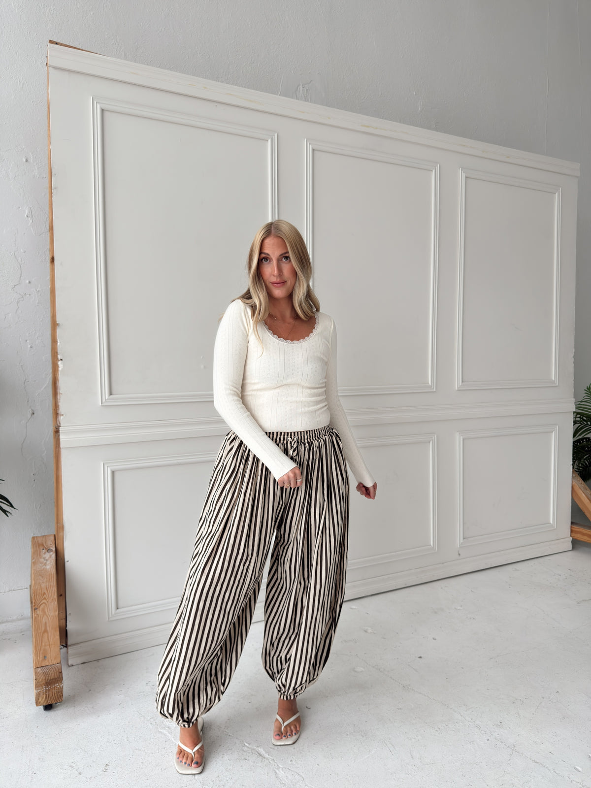 Michaela Stripe Balloon Pant - Brown