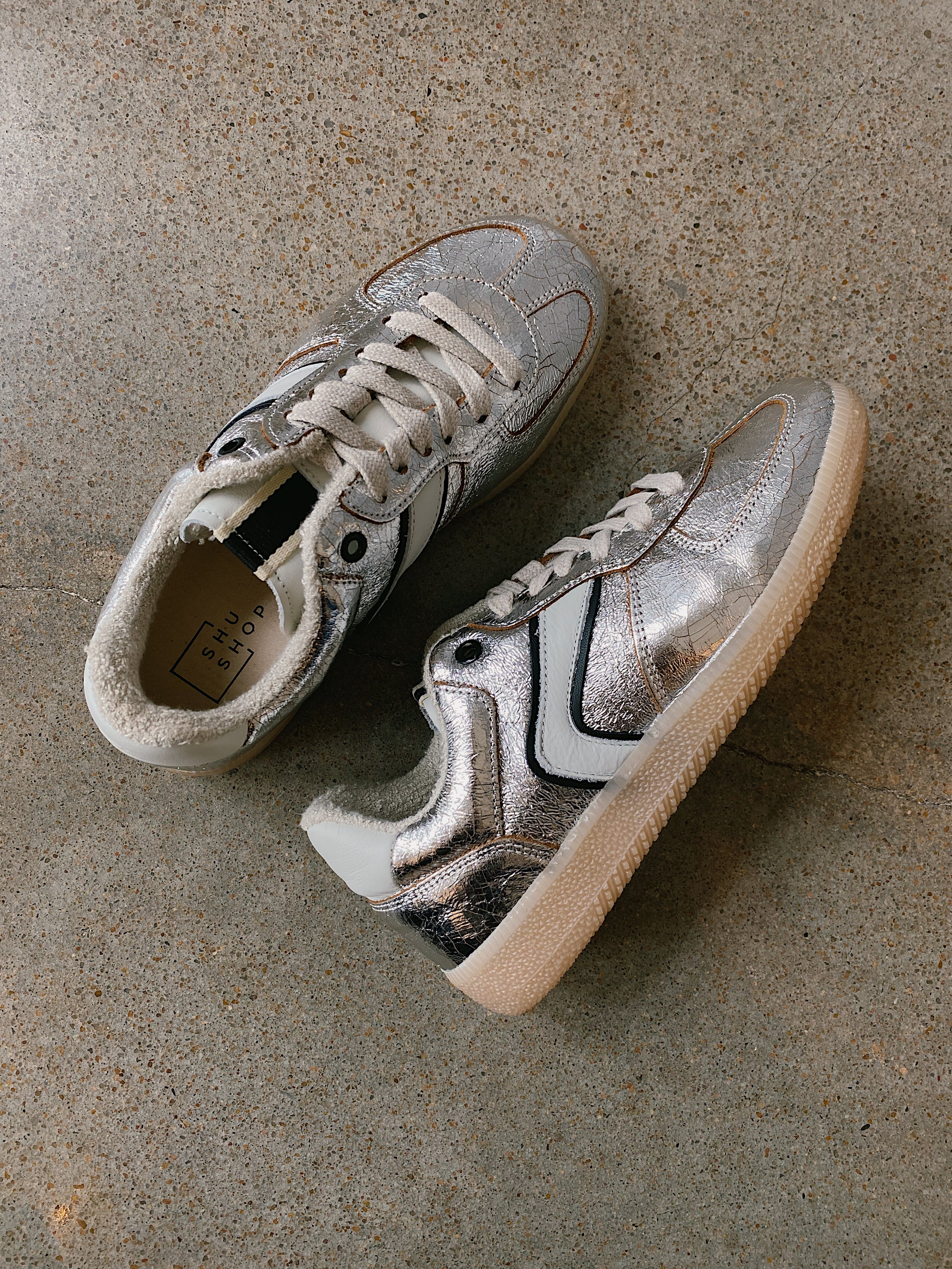 Syvlia Silver sneaker