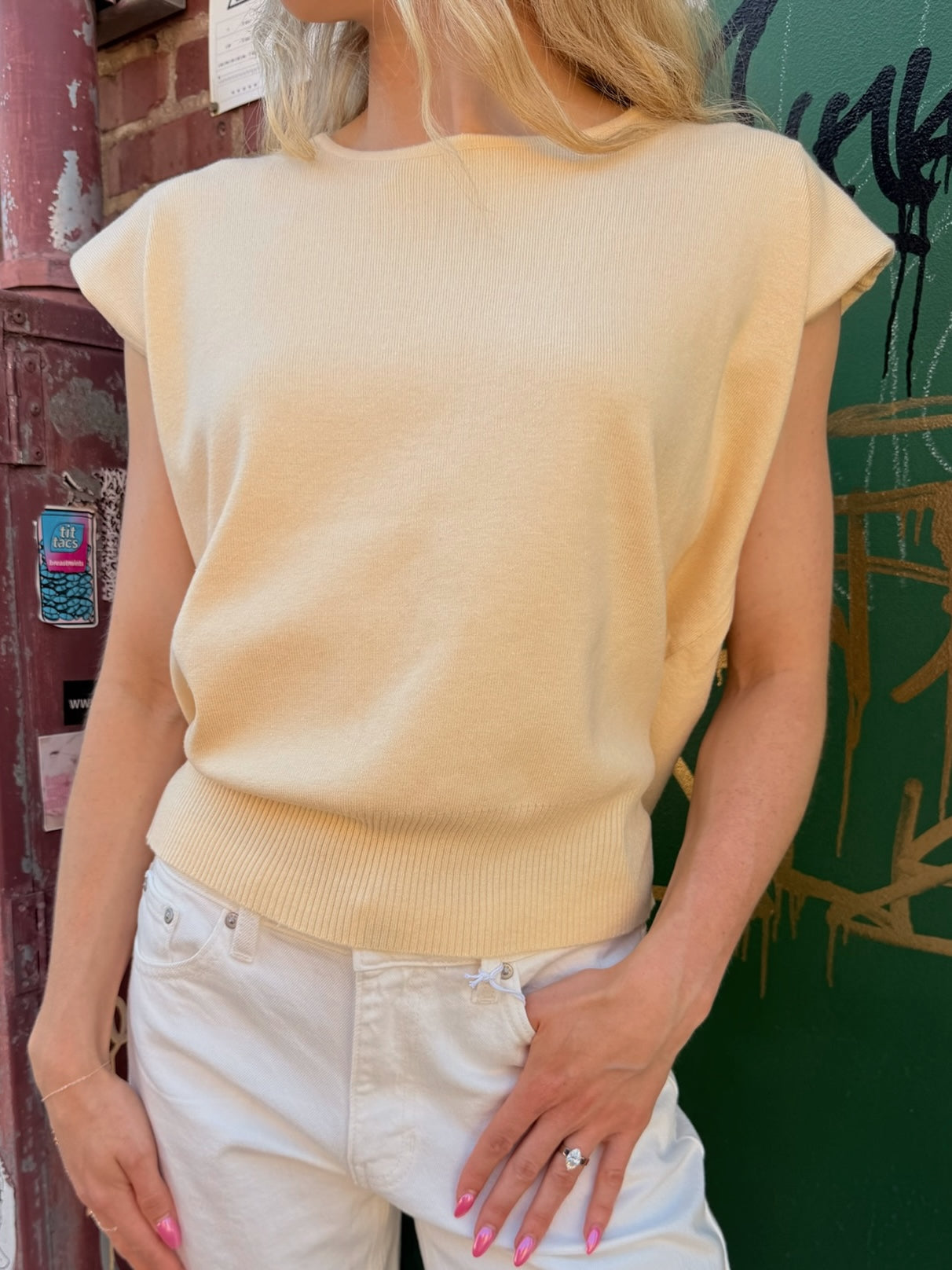 Jiji Caleb Top in Jaune Pale