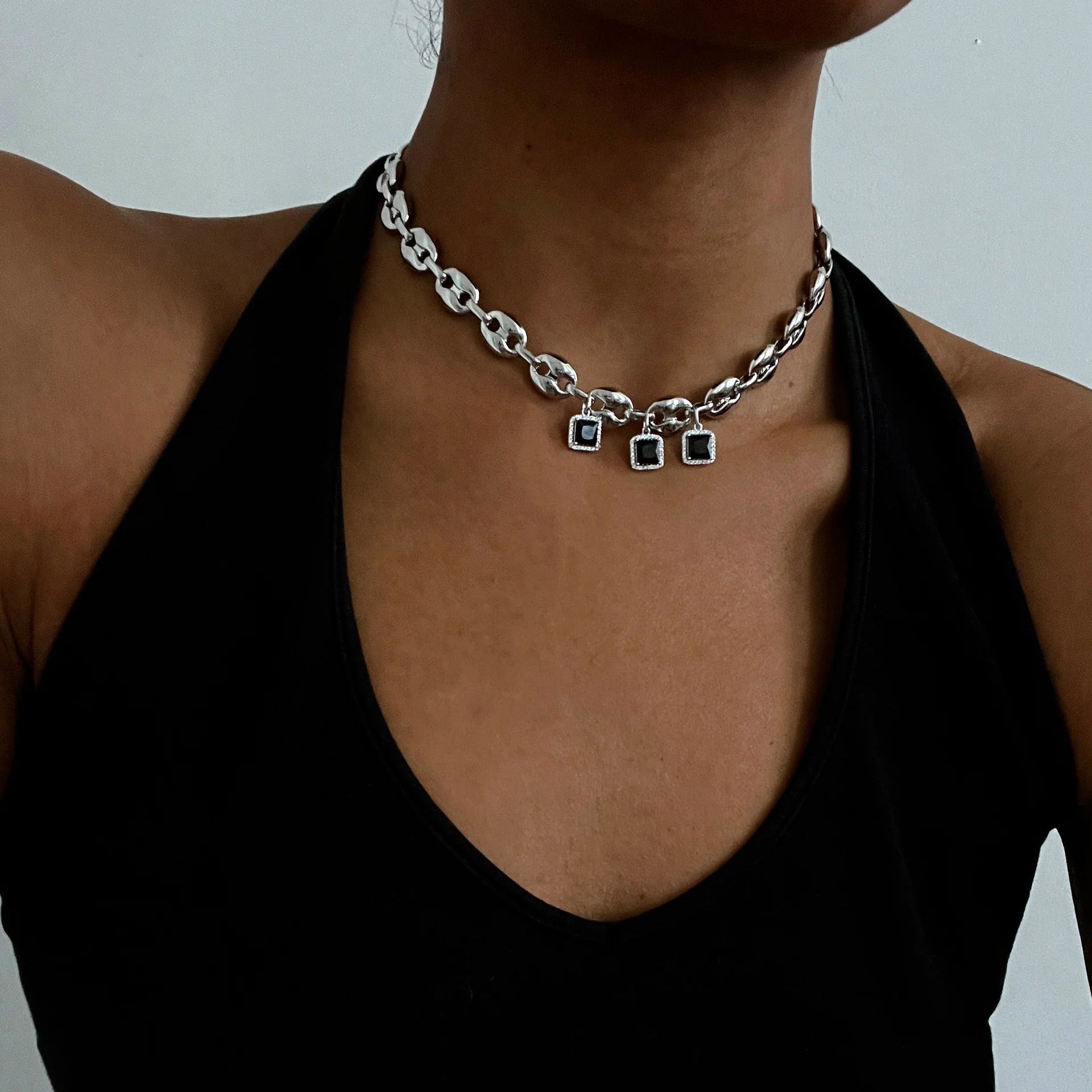 Filosophy Noir Collar