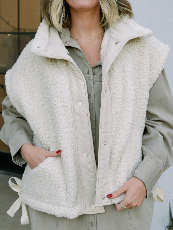 Taylor Teddy Vest - Sand