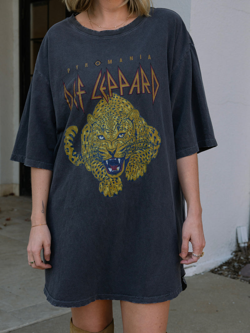 Def Leppard Oversized Band Tee