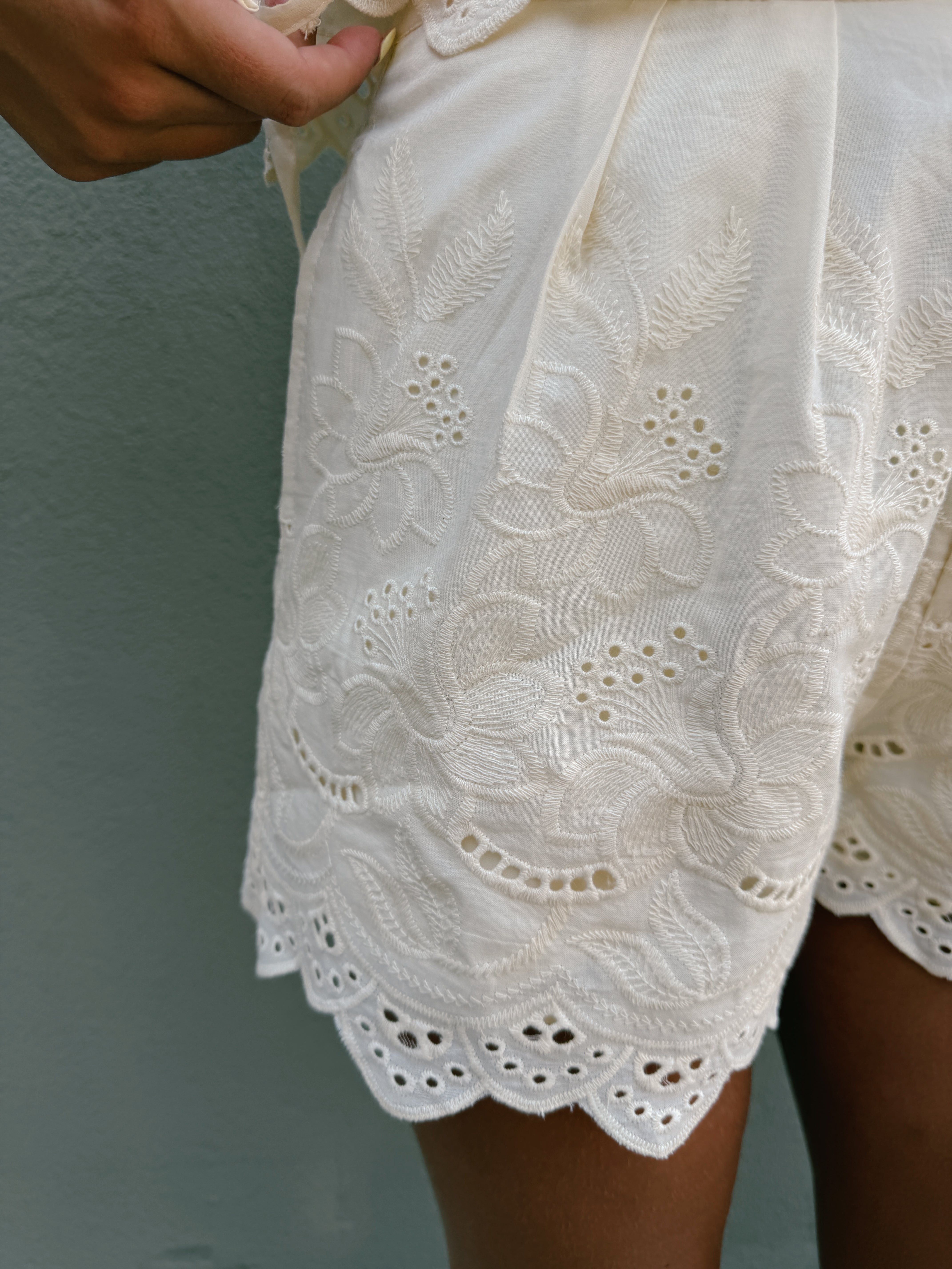 Emy Embroidered Double Pleat Shorts - Oatmeal
