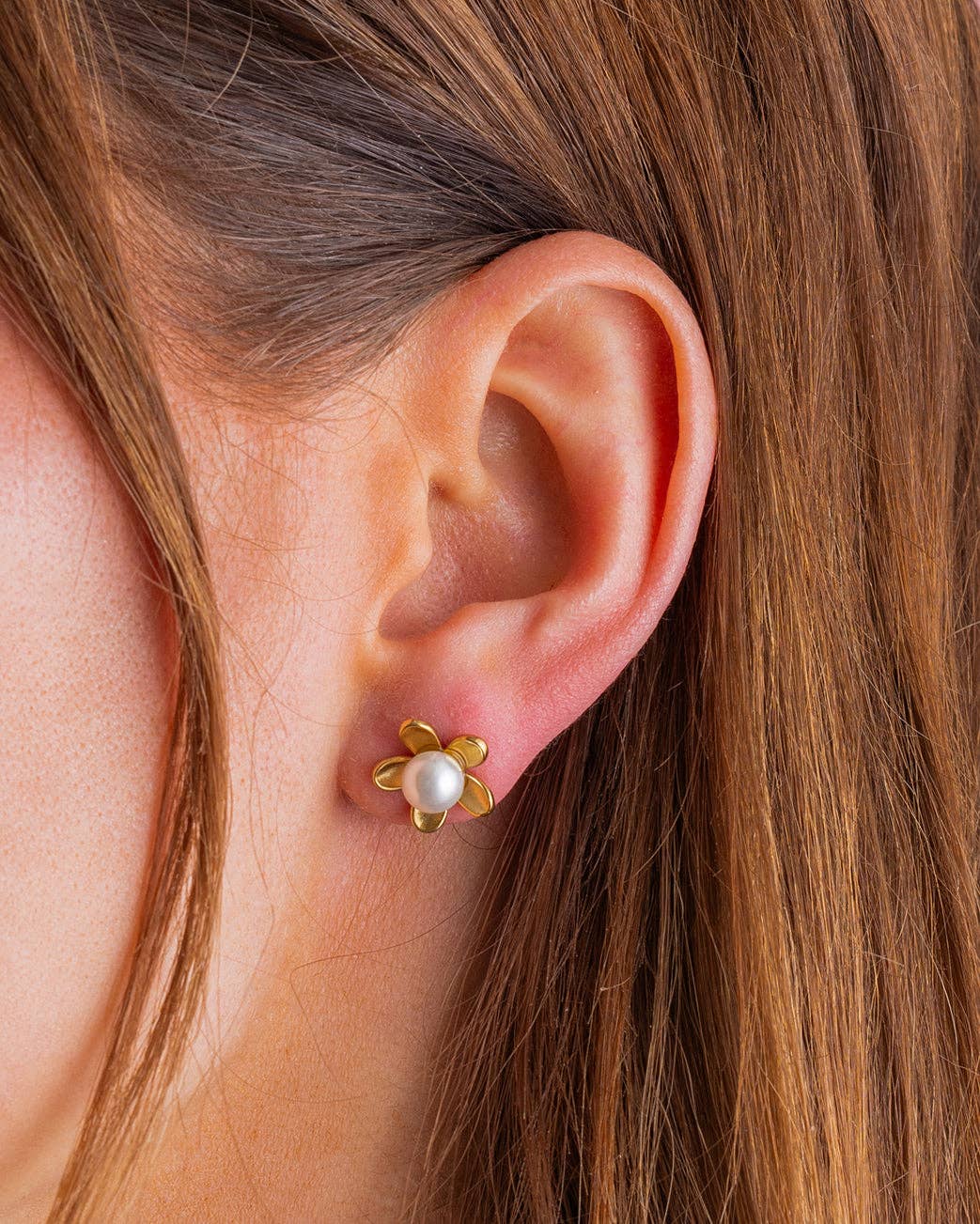 Kali Flower Pearl Stud Earrings