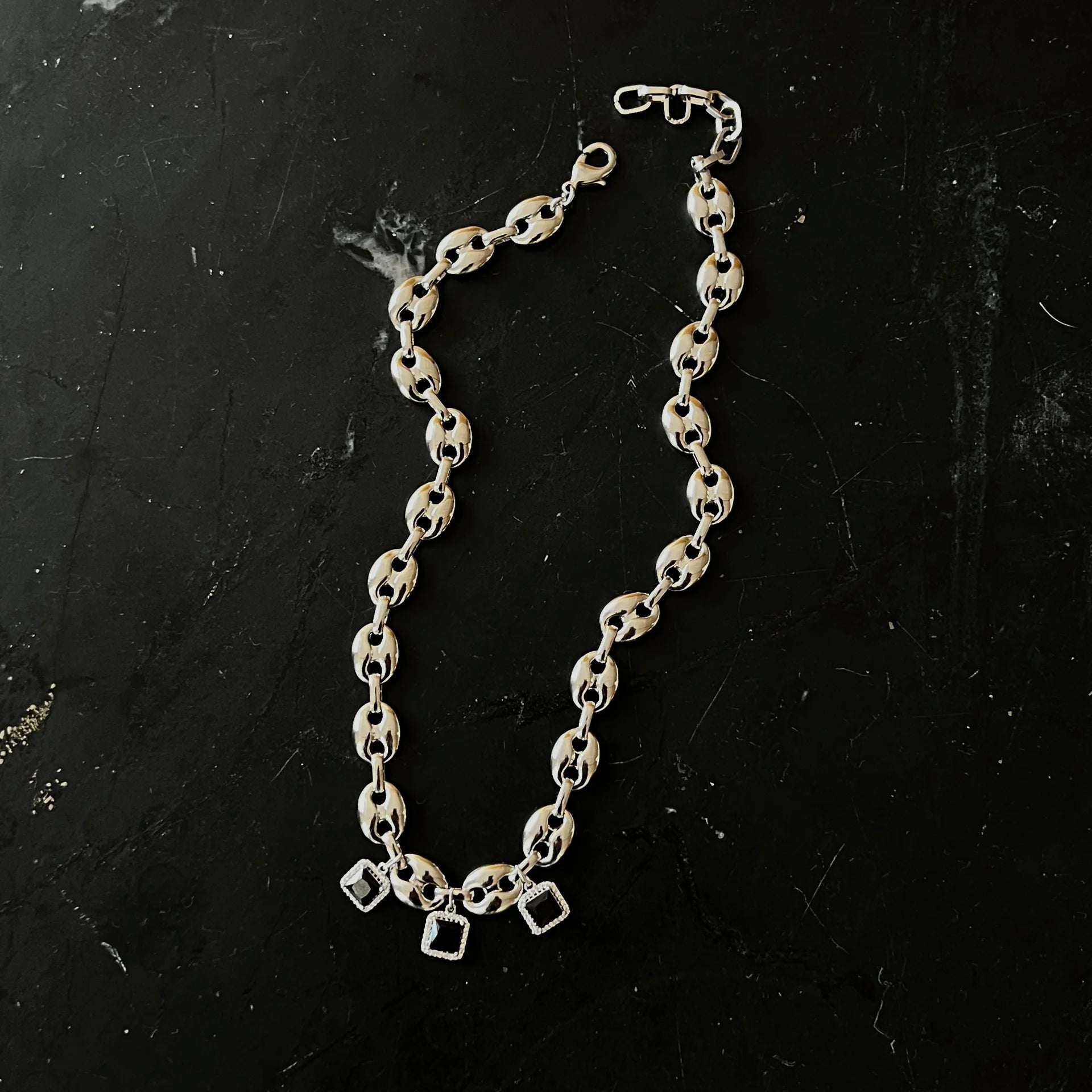 Filosophy Noir Collar