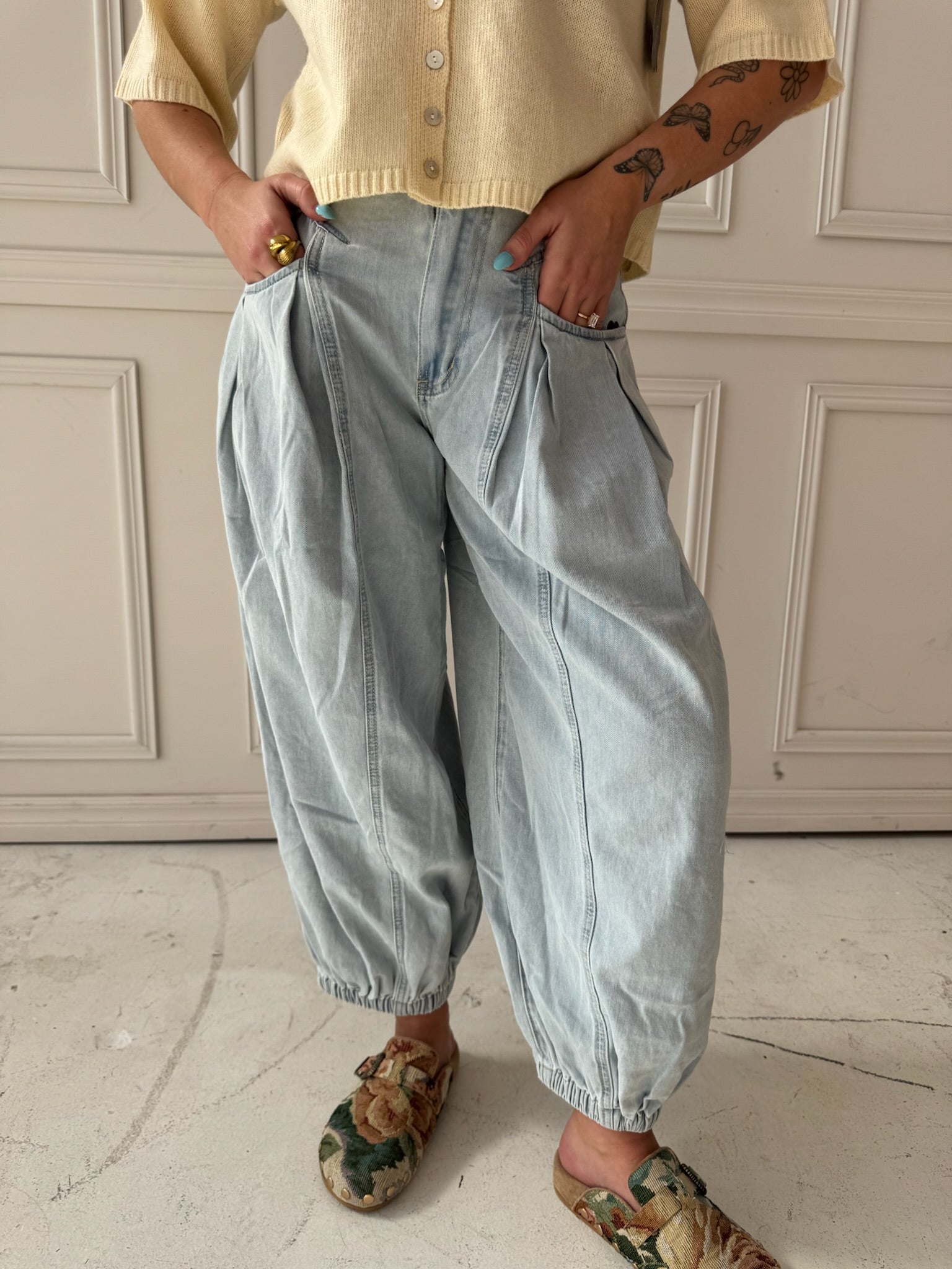 Pleated Barrel Jean