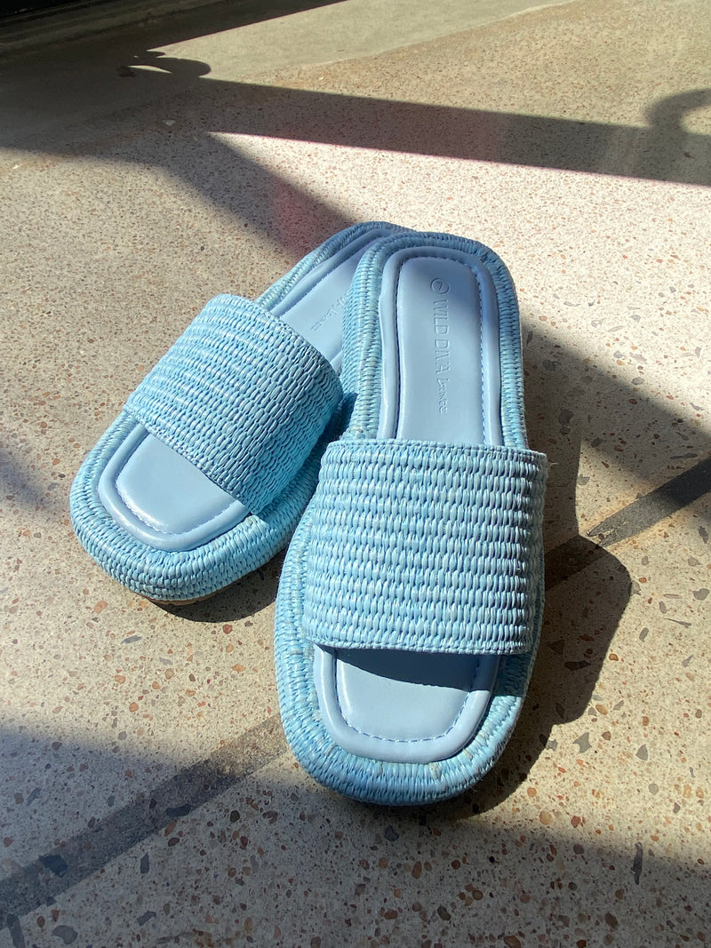 Beaches Raffia Sandal in Blue