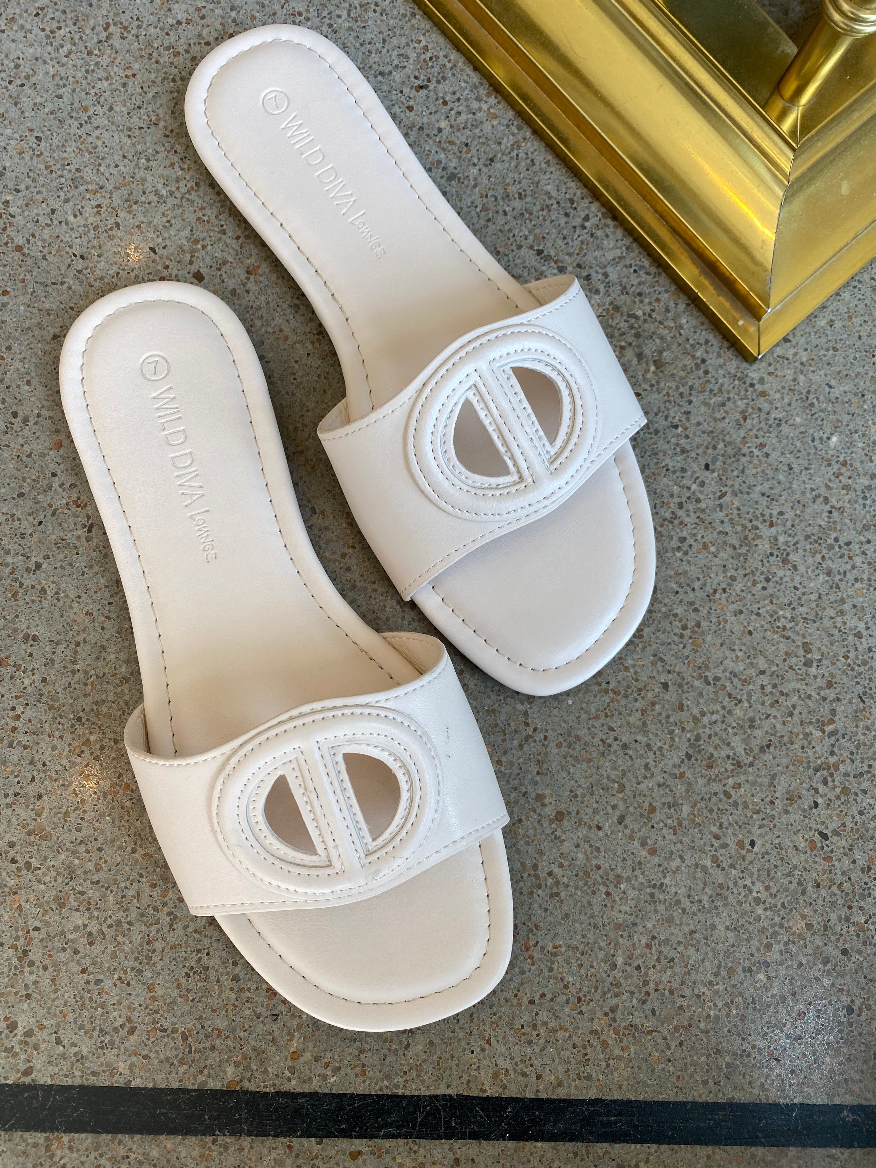 Daisy Sandals in Ivory