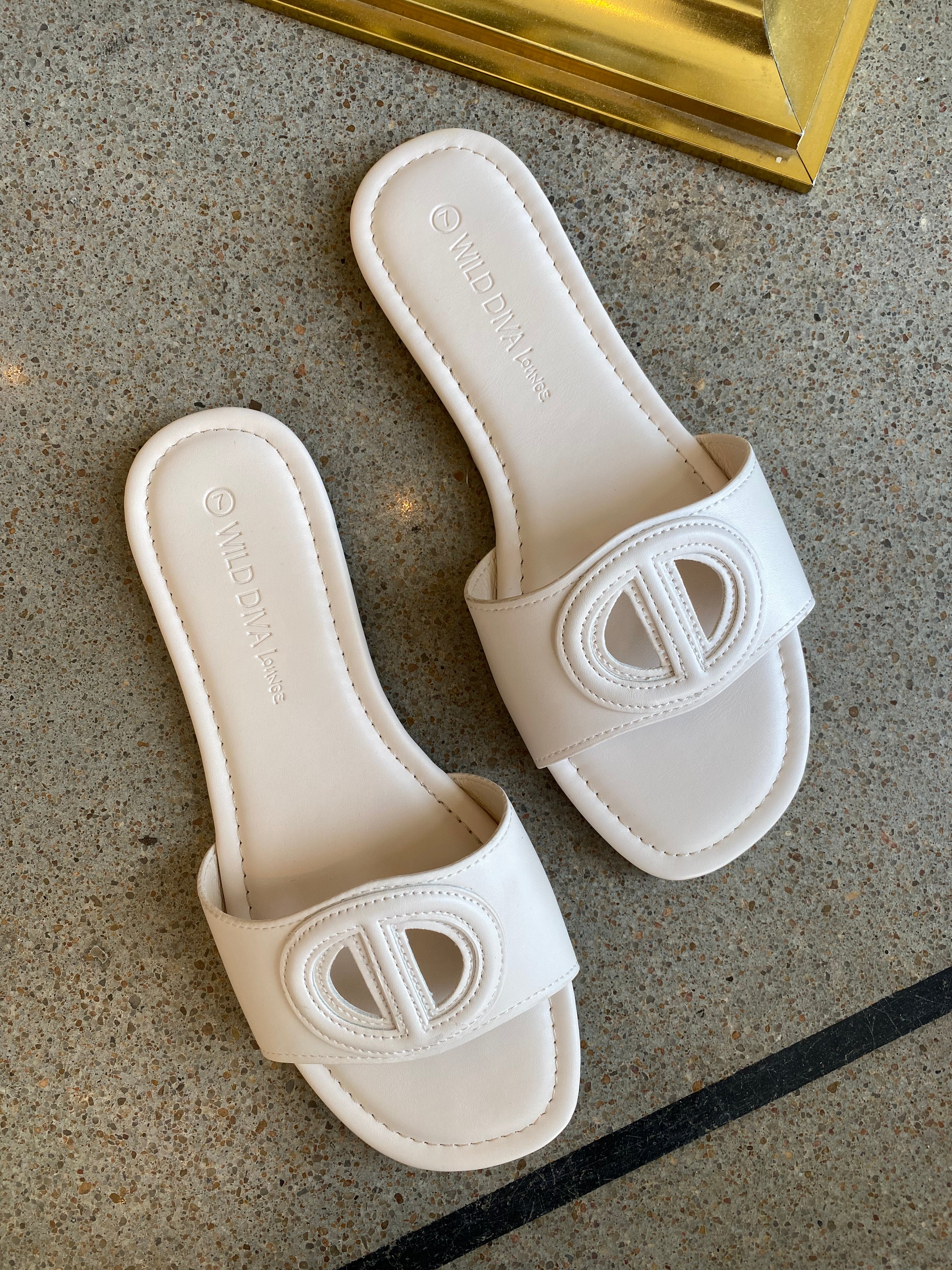 Daisy Sandals in Ivory