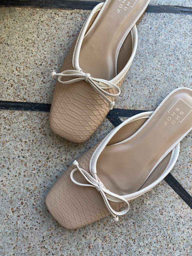 Andrea Snake Flats