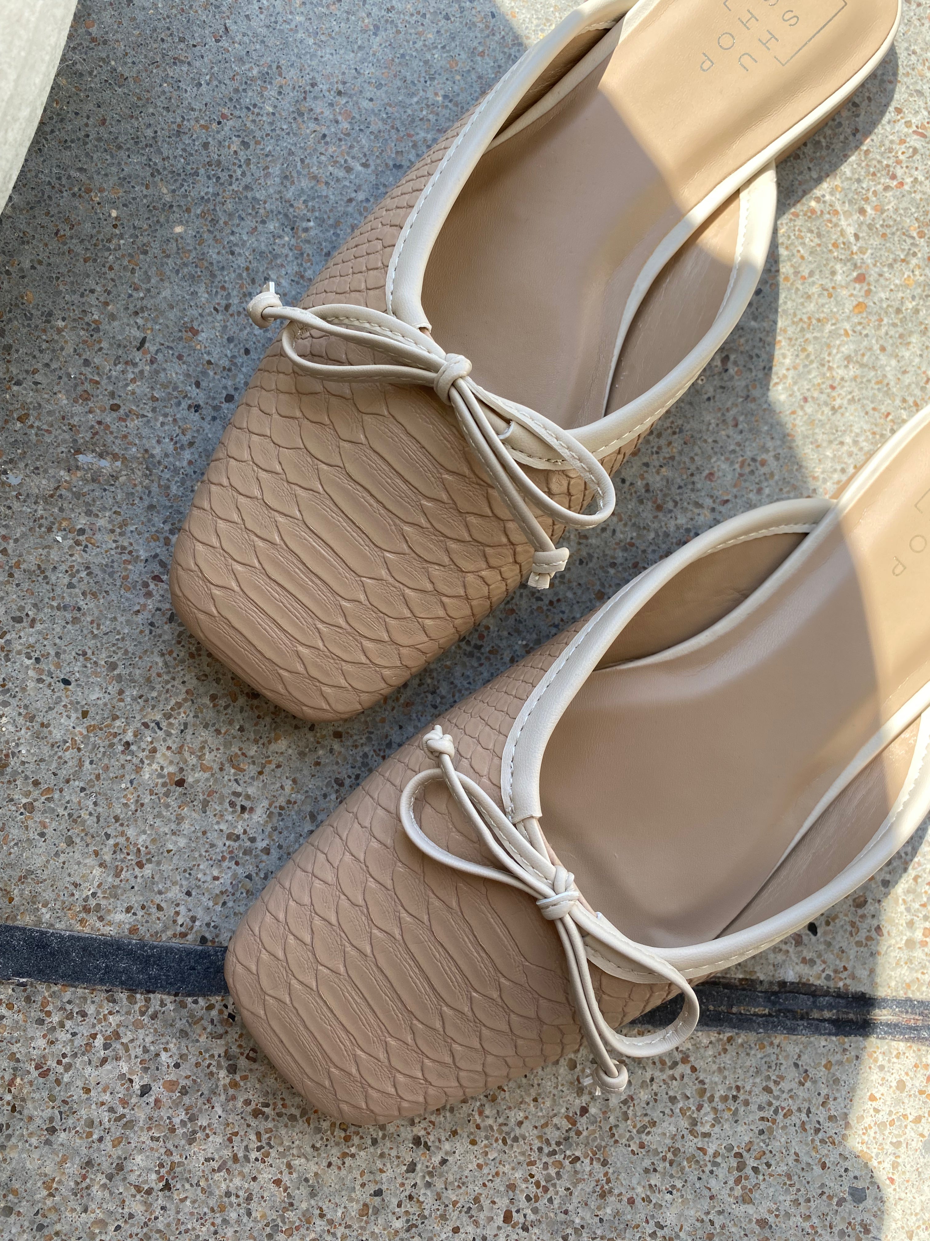 Andrea Snake Flats