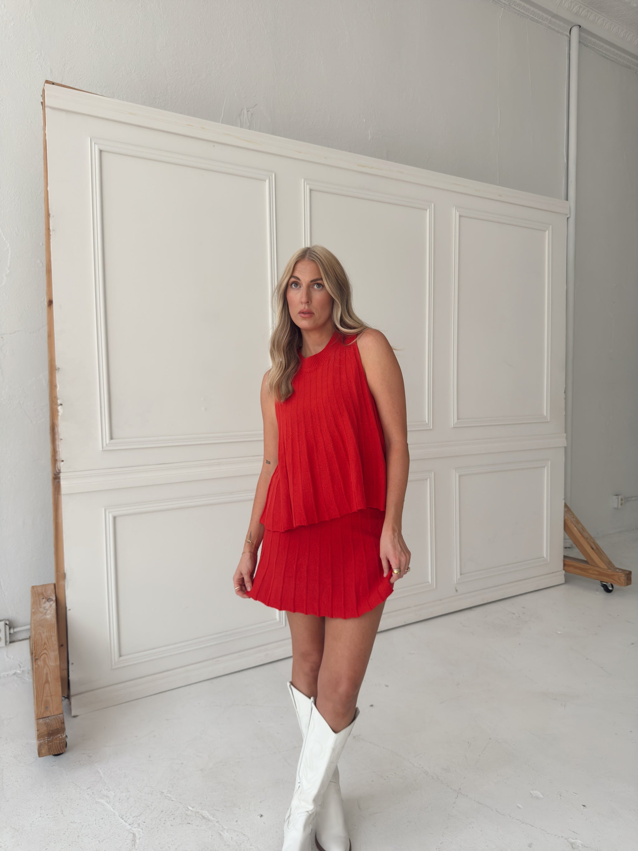 Rylan Ribbed Sweater A-line Mini Skirt With Flared Hem - Red