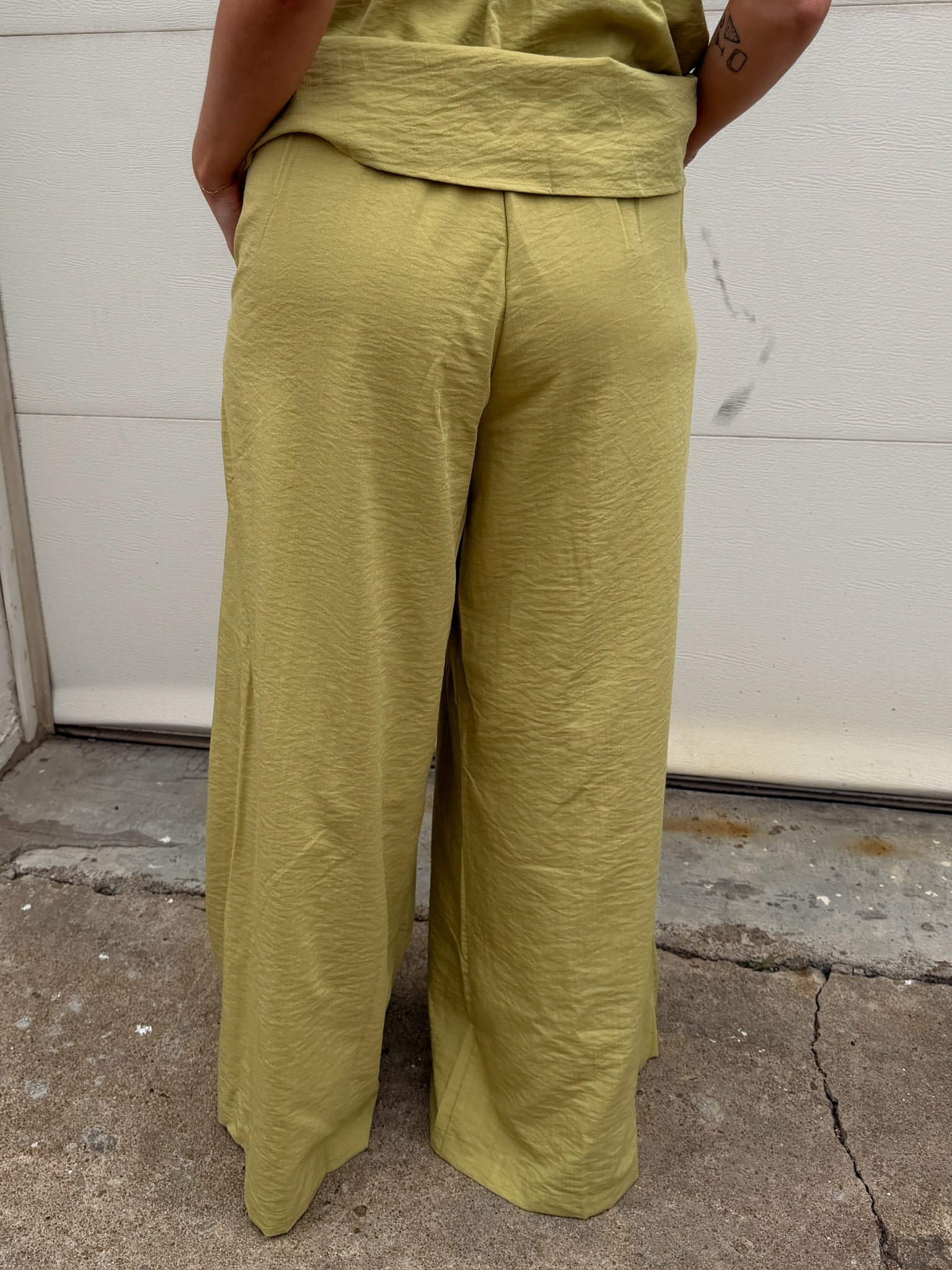 Bri Avocado Flowy Pant
