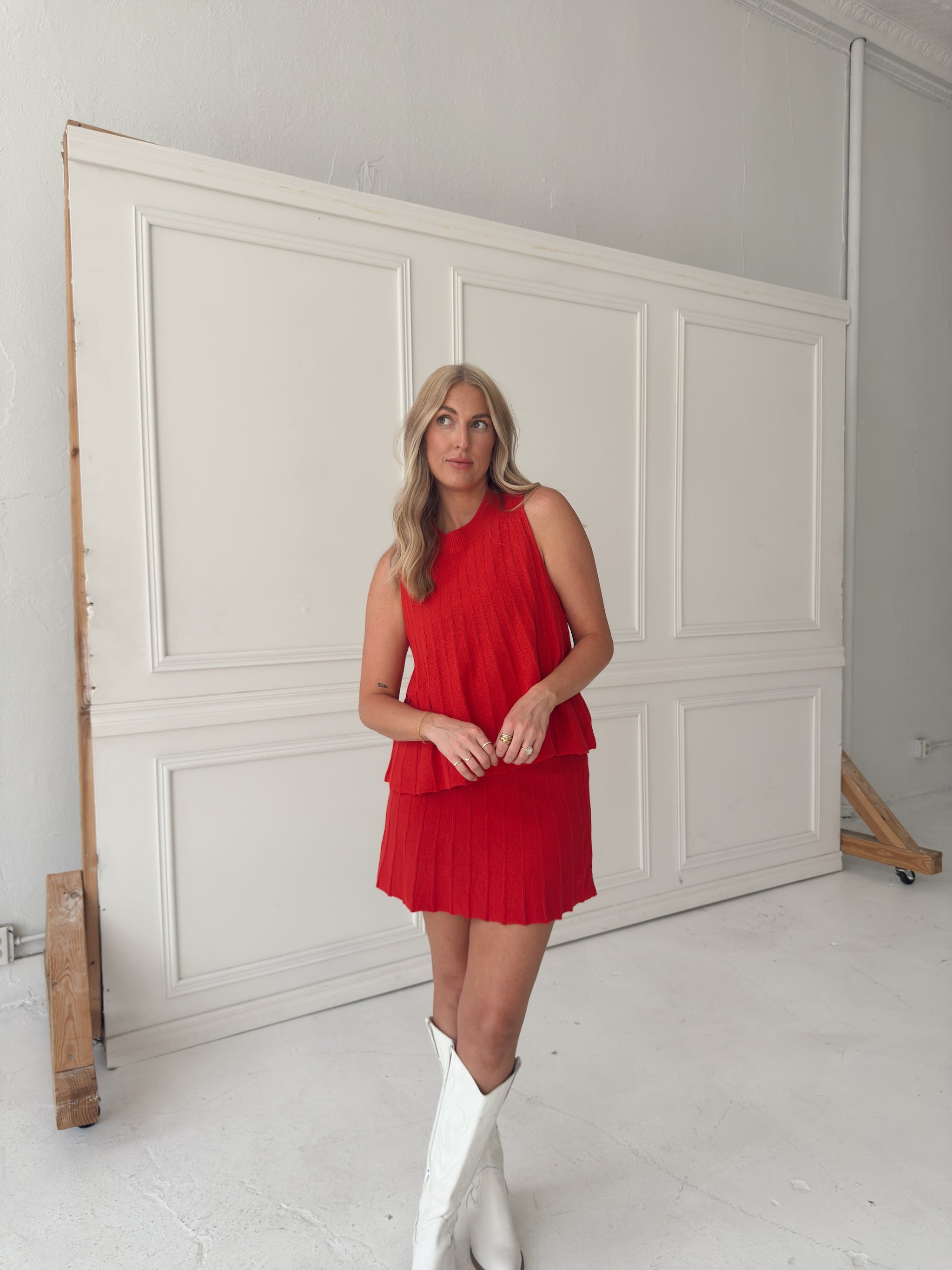 Rylan Ribbed Sweater A-line Mini Skirt With Flared Hem - Red