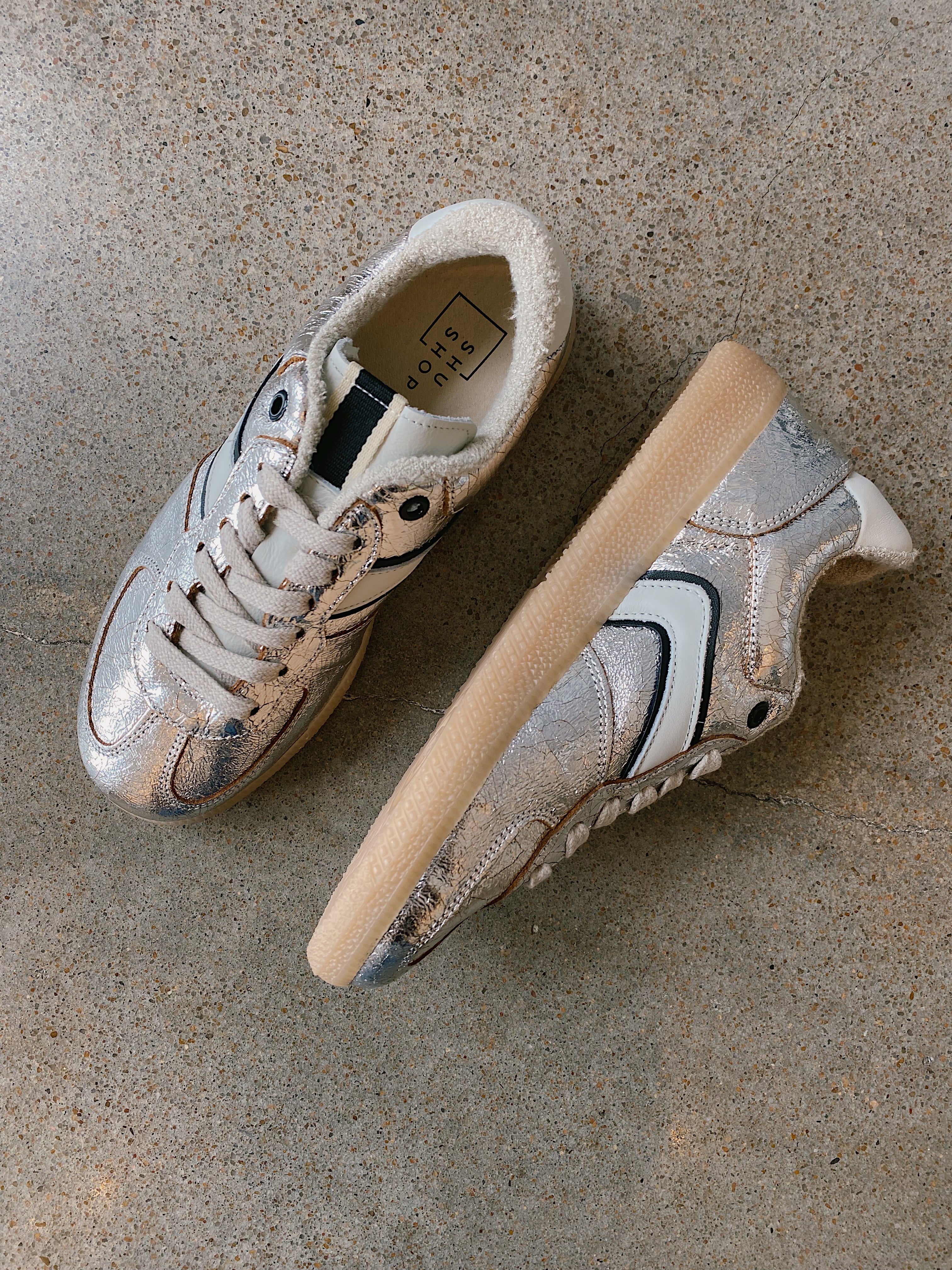 Syvlia Silver sneaker