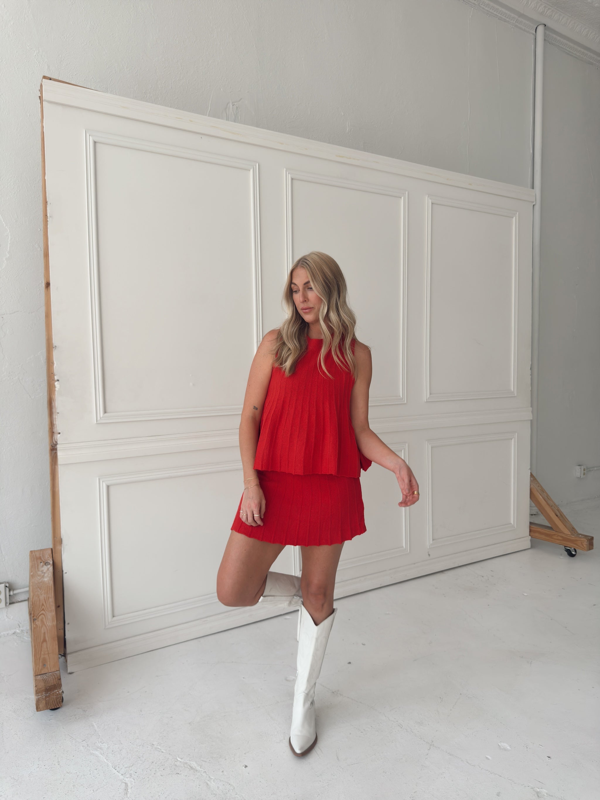 Rylan Ribbed Sweater A-line Mini Skirt With Flared Hem - Red