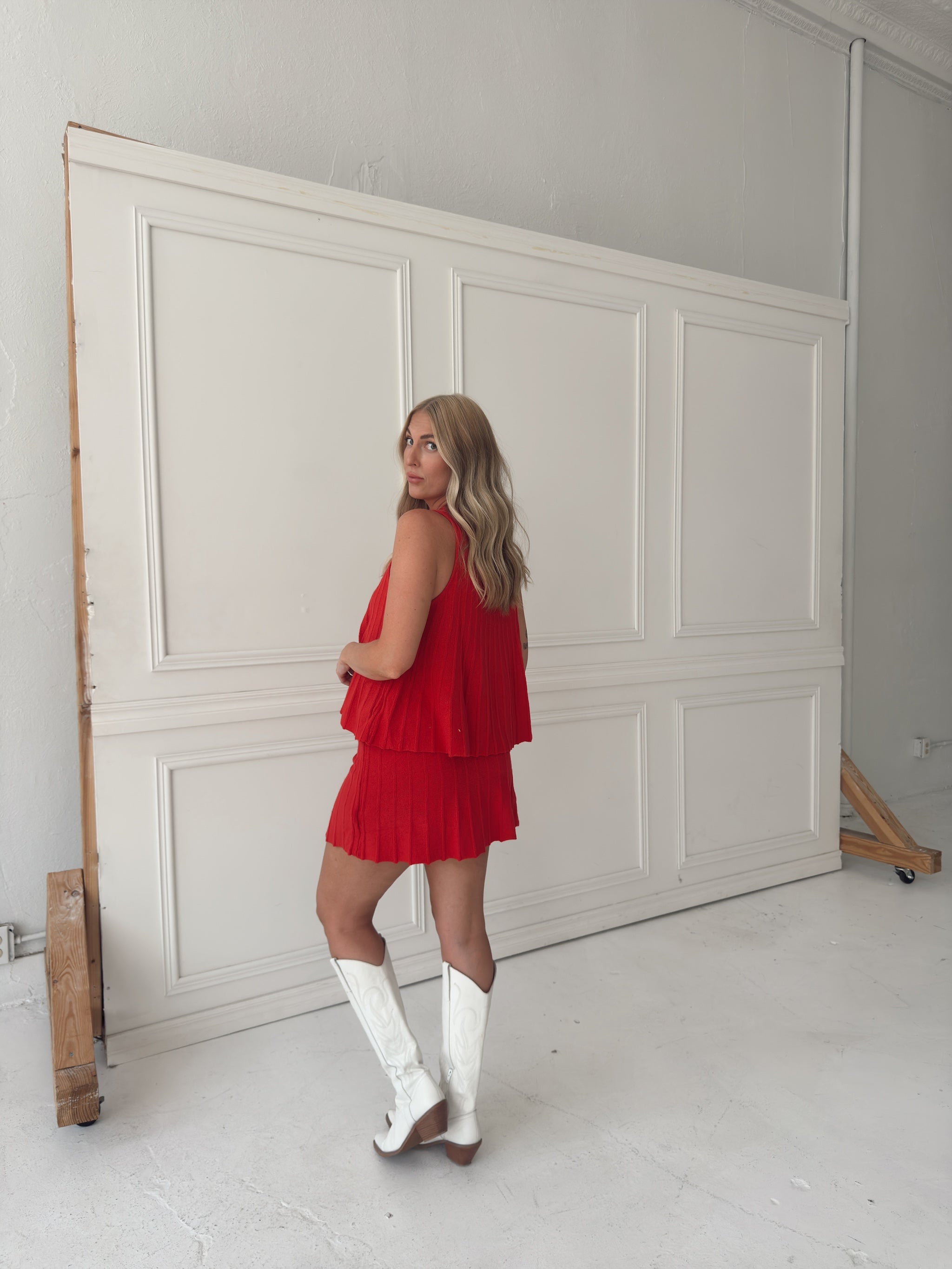 Rylan Ribbed Sweater A-line Mini Skirt With Flared Hem - Red