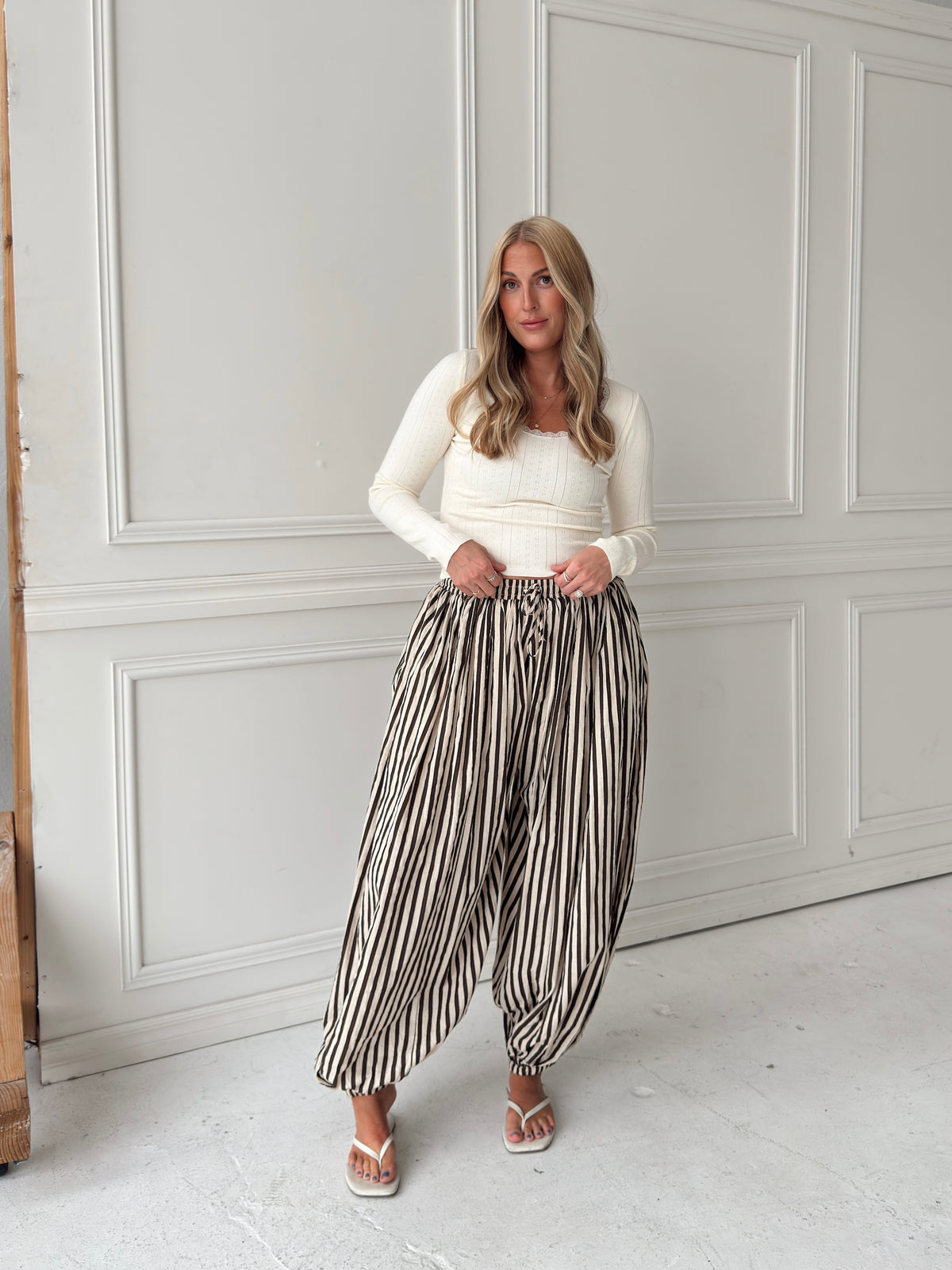 Michaela Stripe Balloon Pant - Brown