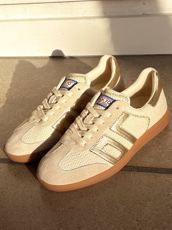 Back 70 Iuta Gold Sneaker