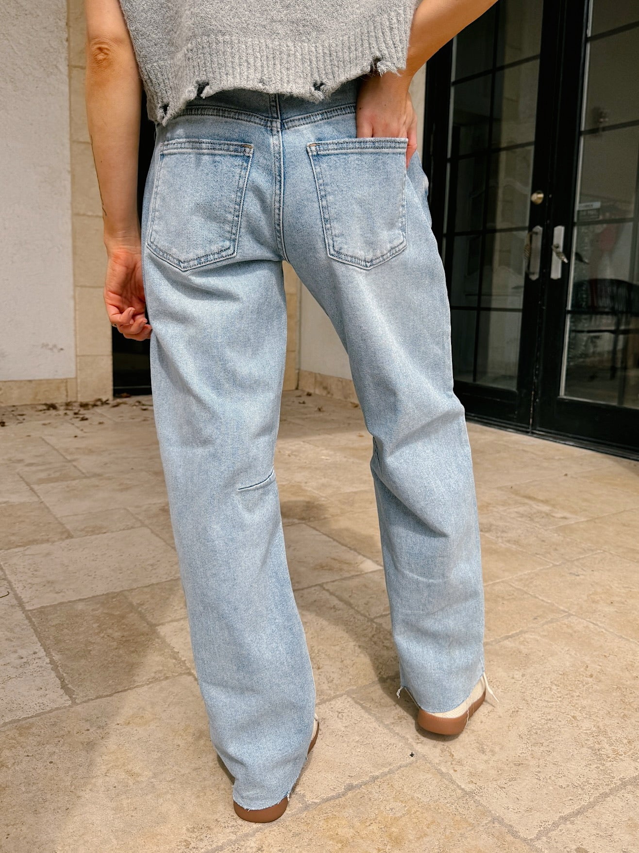 Mid Rise Barrel Jean - Light