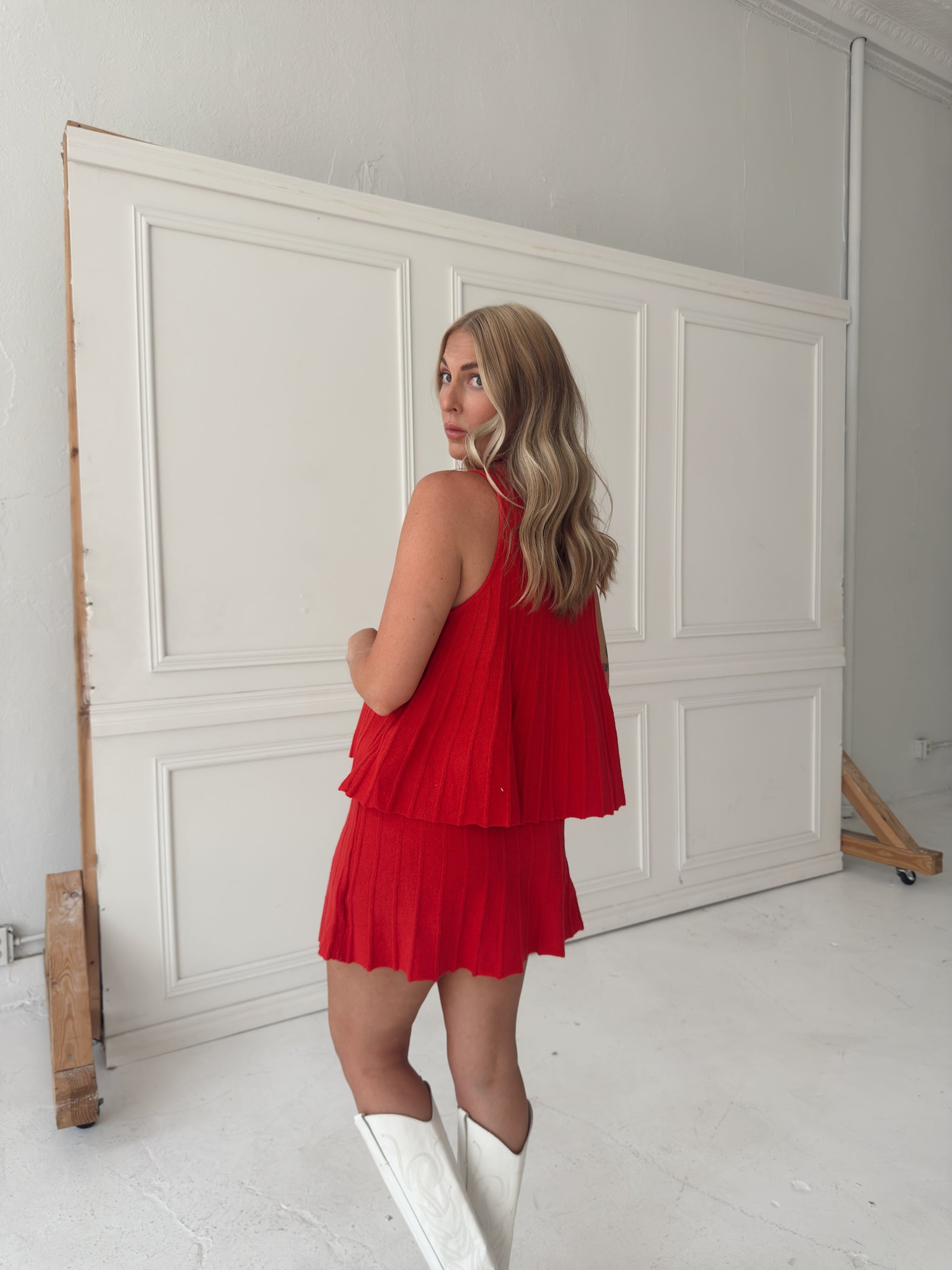 Rylan Ribbed Sweater A-line Mini Skirt With Flared Hem - Red