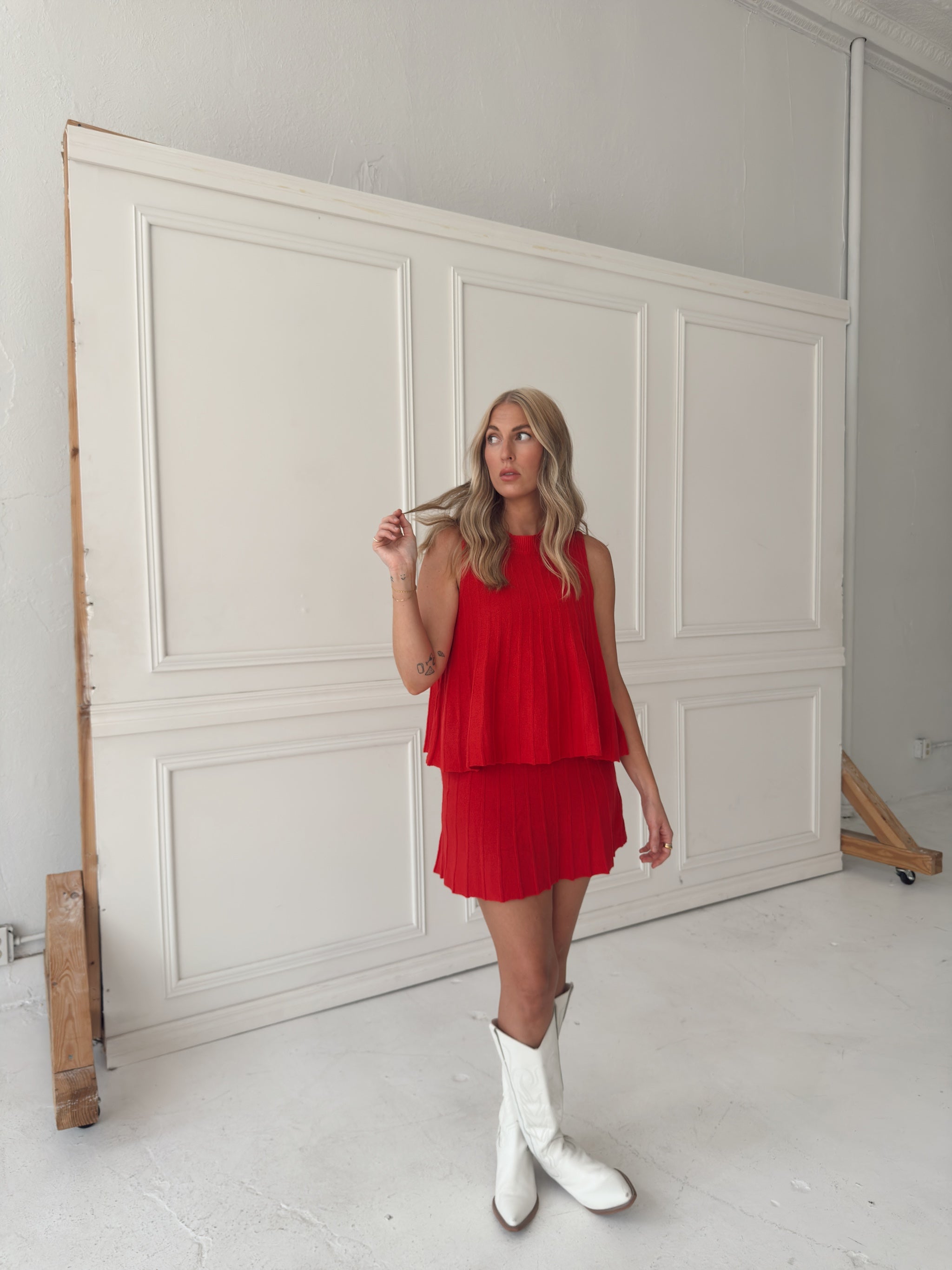 Rylan Ribbed Sweater A-line Mini Skirt With Flared Hem - Red