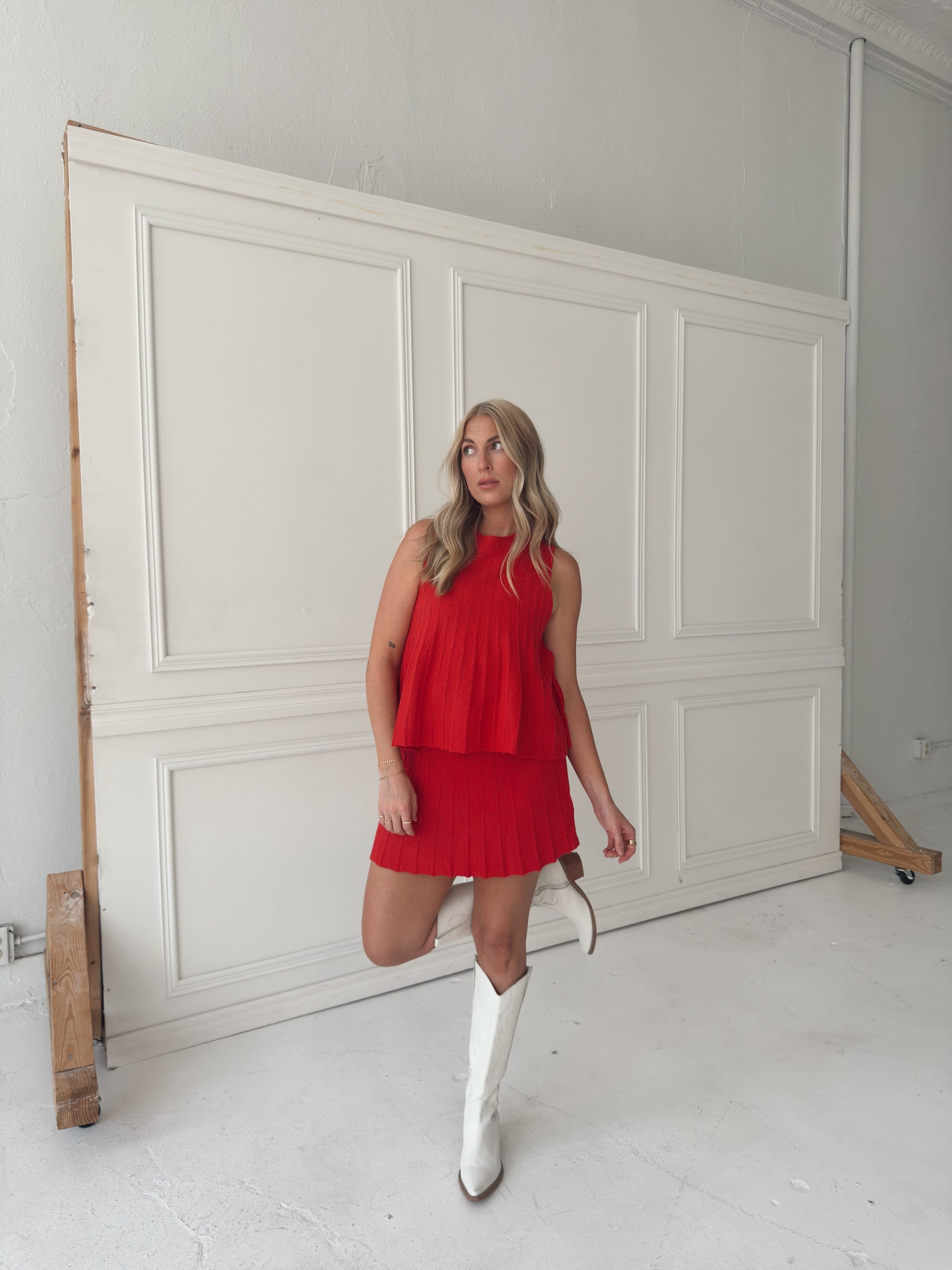 Rylan Ribbed Sweater A-line Mini Skirt With Flared Hem - Red