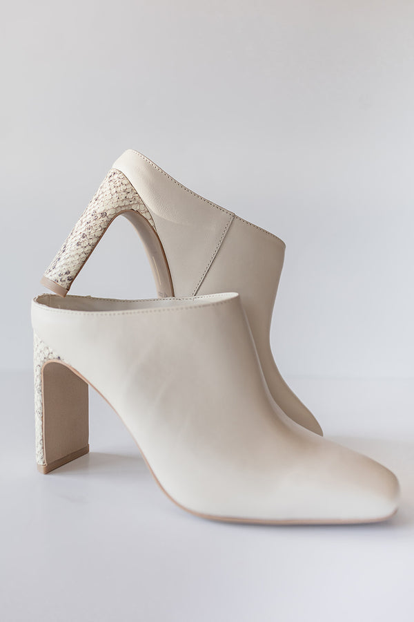 Dolce Vita Kirra Mules in Ivory Leather