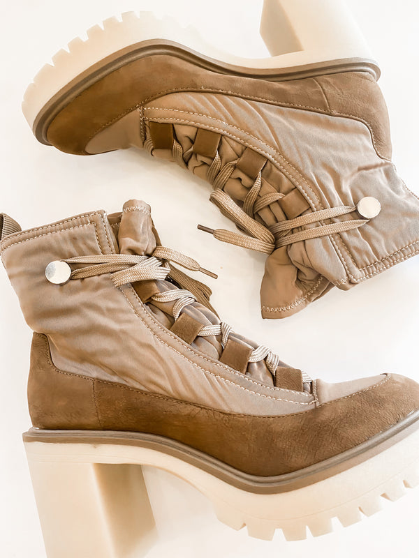Dolce Vita Celida Boots in Tan Multi Nylon